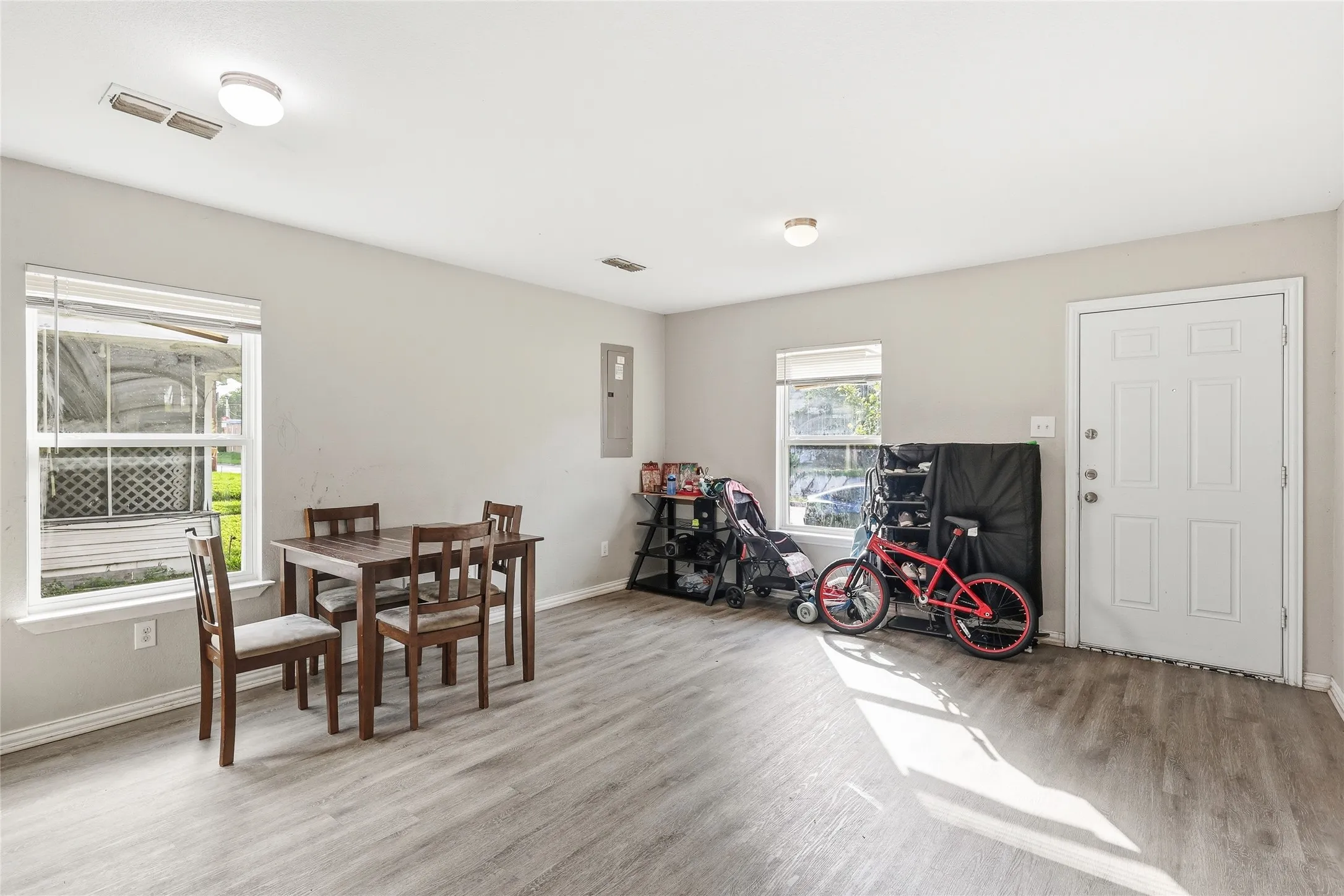 Single Family Residence For Sale in Dallas County , 2826 Marburg Street, Dallas, Texas 75215, 3 Bedroom, 1 Bathroom, Garage spaces, 783 Sqft, built in 2019, mls#21296589, Real Estate Agent in Dallas, Homes For Sale in Dallas county, Homes For Sale in Dallas, Realtor in Dallas Texas, Real Estate Brokerage Independent Realty Texas, Luminita Cordes Realtor