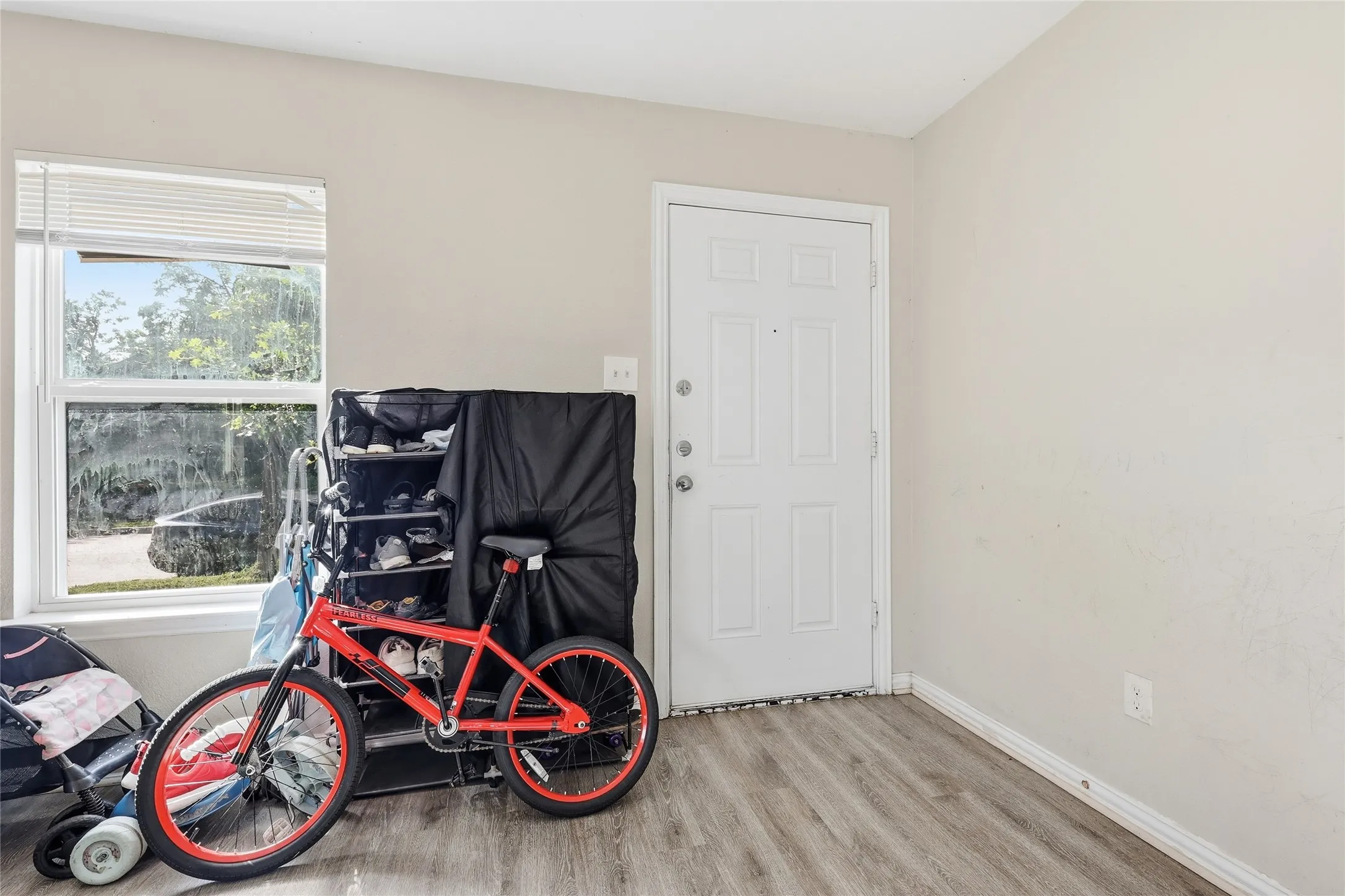 Single Family Residence For Sale in Dallas County , 2826 Marburg Street, Dallas, Texas 75215, 3 Bedroom, 1 Bathroom, Garage spaces, 783 Sqft, built in 2019, mls#21296589, Real Estate Agent in Dallas, Homes For Sale in Dallas county, Homes For Sale in Dallas, Realtor in Dallas Texas, Real Estate Brokerage Independent Realty Texas, Luminita Cordes Realtor