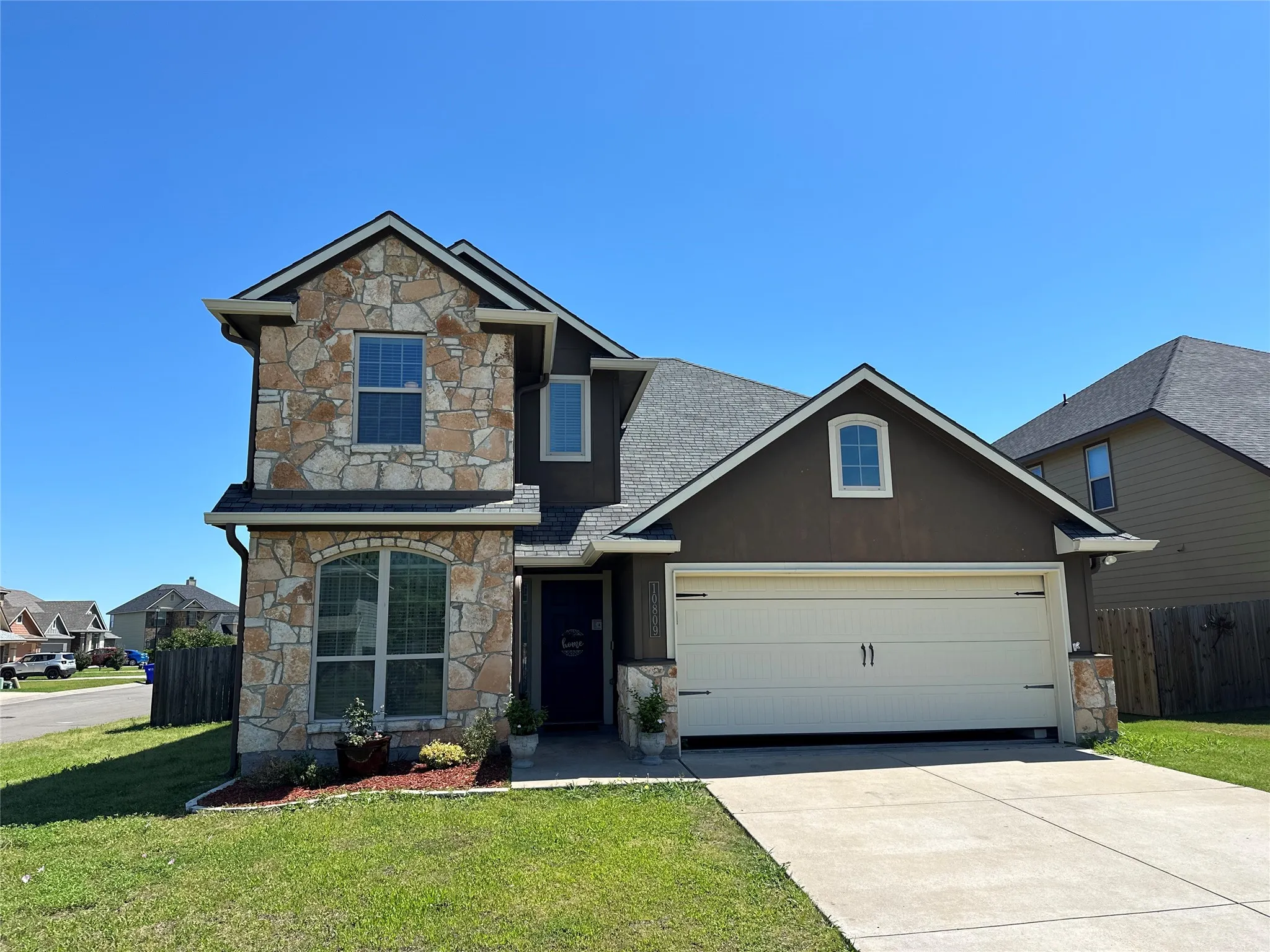 Single Family Residence For Sale in Mc Lennan County , 10809 Aurora Drive, Waco, Texas 76708, 4 Bedroom, 4 Bathroom, 2 Garage spaces, 2,783 Sqft, built in 2014, mls#21285077, Real Estate Agent in Waco, Homes For Sale in Mc Lennan county, Homes For Sale in Waco, Realtor in Waco Texas, Real Estate Brokerage Independent Realty Texas, Luminita Cordes Realtor