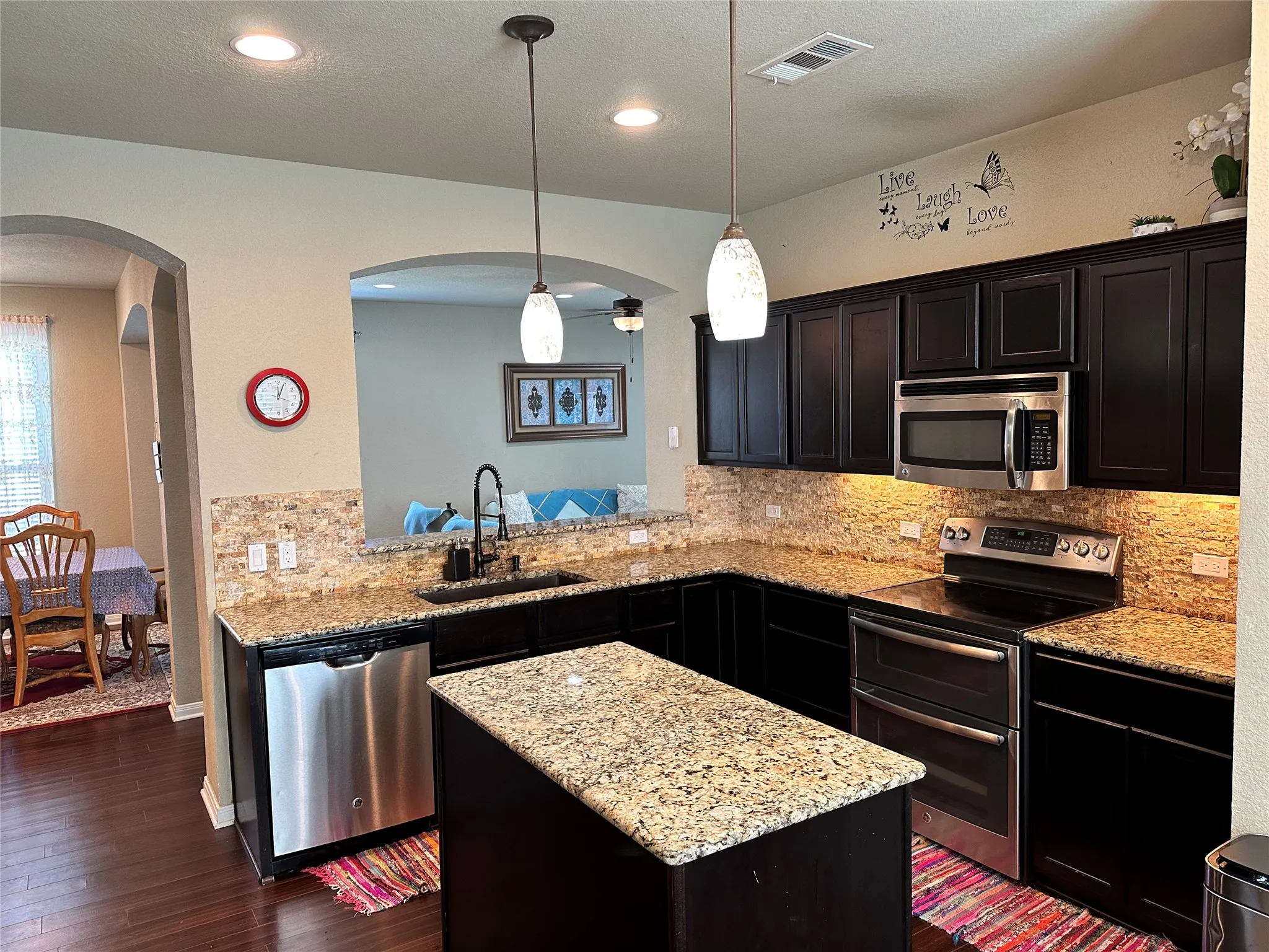 Single Family Residence For Sale in Mc Lennan County , 10809 Aurora Drive, Waco, Texas 76708, 4 Bedroom, 4 Bathroom, 2 Garage spaces, 2,783 Sqft, built in 2014, mls#21285077, Real Estate Agent in Waco, Homes For Sale in Mc Lennan county, Homes For Sale in Waco, Realtor in Waco Texas, Real Estate Brokerage Independent Realty Texas, Luminita Cordes Realtor