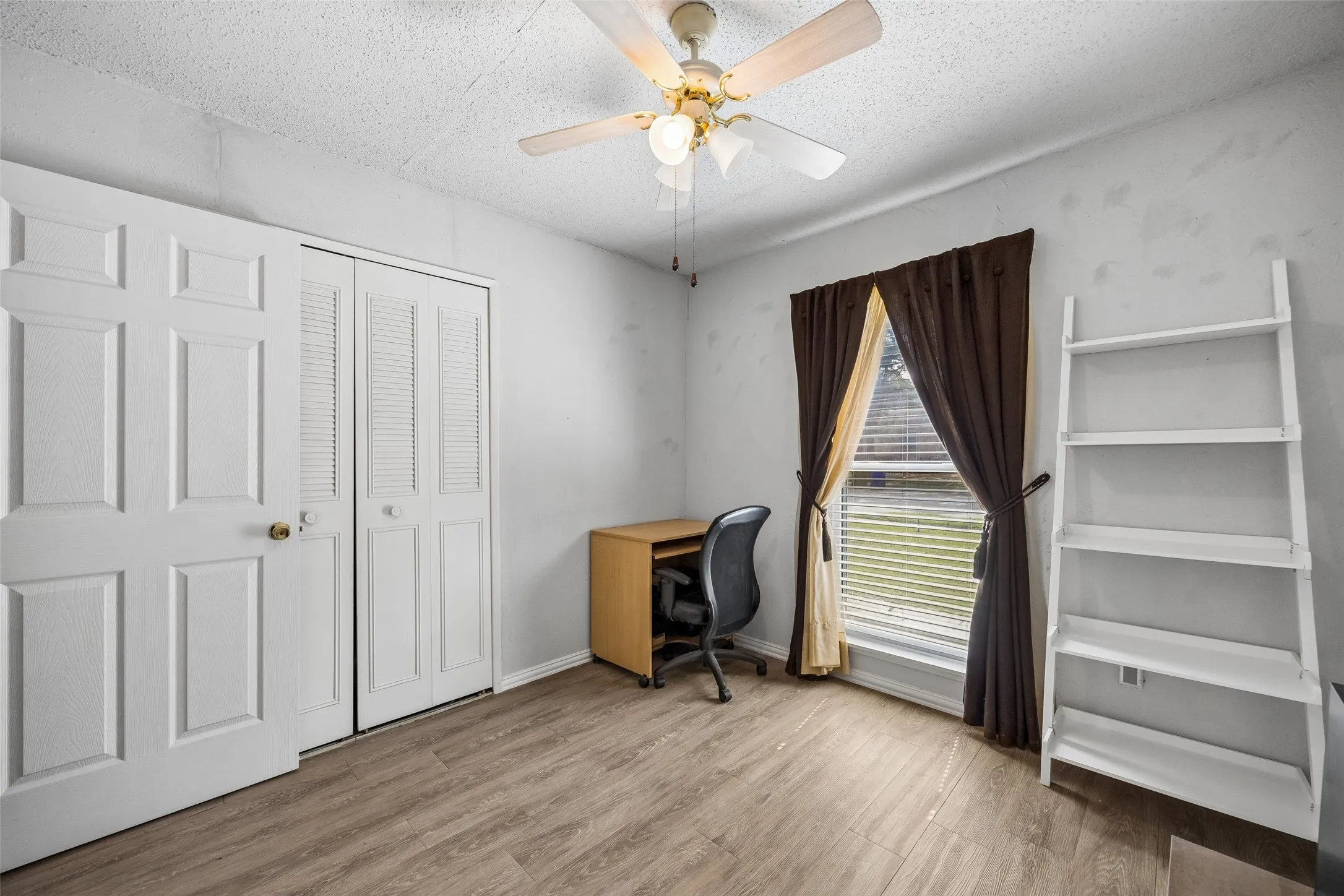 Single Family Residence For Sale in Dallas County , 3101 Forestdale Lane, Balch Springs, Texas 75180, 3 Bedroom, 2 Bathroom, 1 Garage spaces, 900 Sqft, built in 1971, mls#21292908, Real Estate Agent in Balch Springs, Homes For Sale in Dallas county, Homes For Sale in Balch Springs, Realtor in Balch Springs Texas, Real Estate Brokerage Independent Realty Texas, Luminita Cordes Realtor