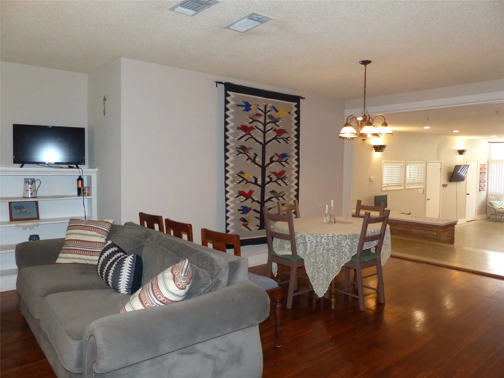 Single Family Residence For Sale in Mc Culloch County , 1801 Pine, Brady, Texas 76825, 3 Bedrooms, 2 Bathrooms, Garage spaces, 1,979 Sqft, built in 1965, Price $199,000, mls#21296286, Real Estate Agent in Brady, Homes For Sale in Mc Culloch county, Homes For Sale in Brady, Realtor in Brady Texas, Real Estate Brokerage Independent Realty Texas, Luminita Cordes Realtor
