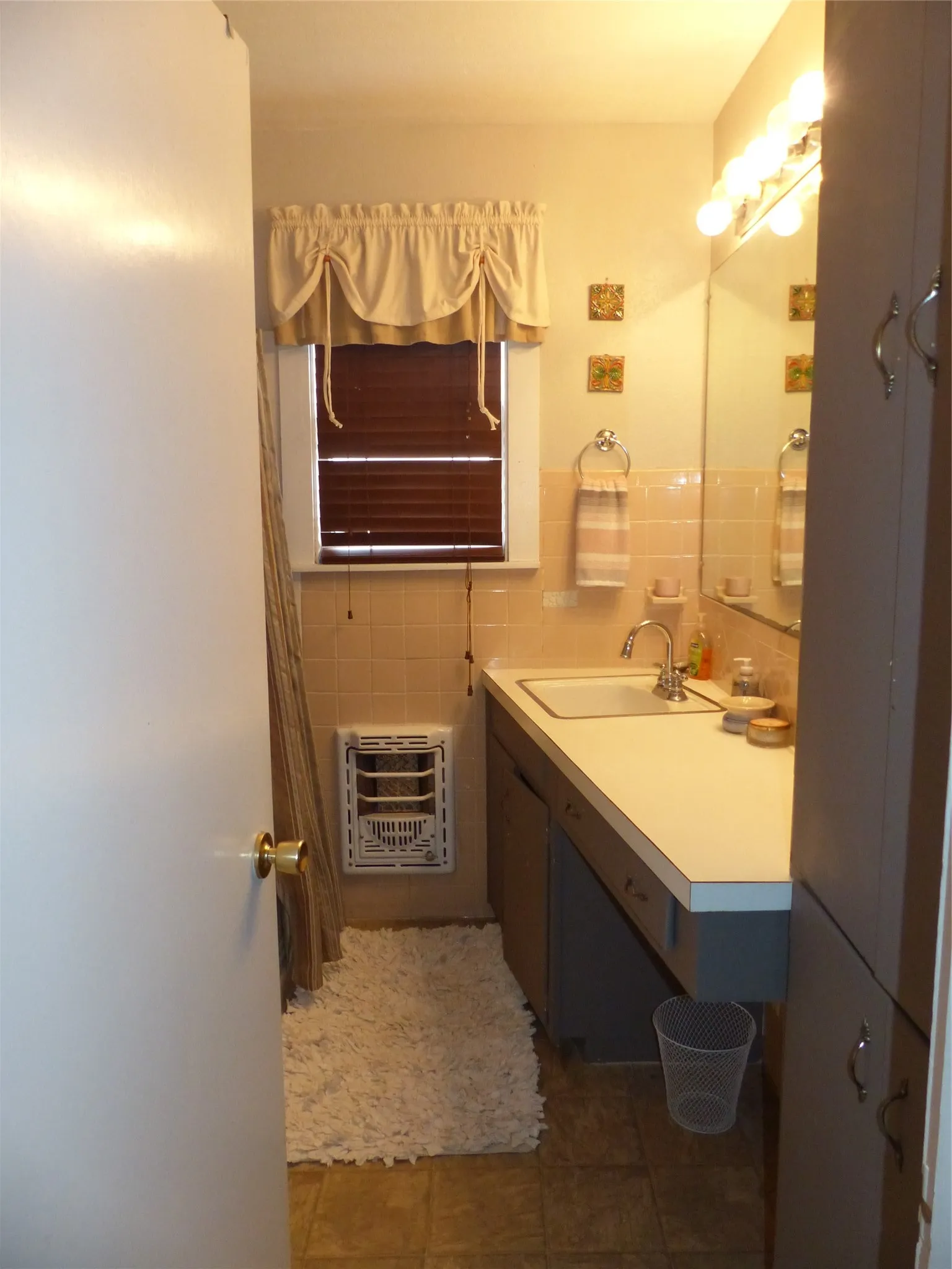 Single Family Residence For Sale in Mc Culloch County , 1801 Pine, Brady, Texas 76825, 3 Bedrooms, 2 Bathrooms, Garage spaces, 1,979 Sqft, built in 1965, Price $199,000, mls#21296286, Real Estate Agent in Brady, Homes For Sale in Mc Culloch county, Homes For Sale in Brady, Realtor in Brady Texas, Real Estate Brokerage Independent Realty Texas, Luminita Cordes Realtor
