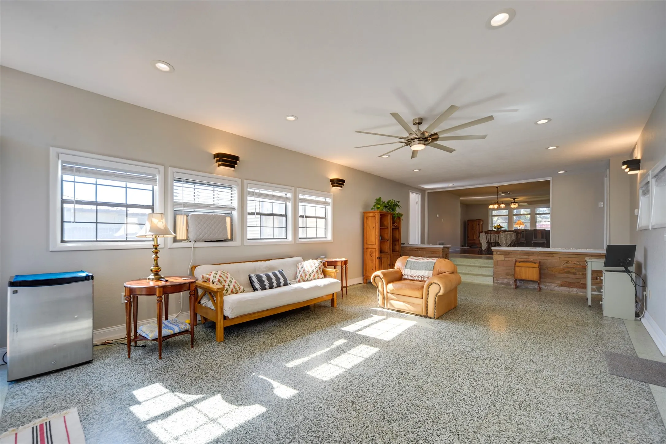 Single Family Residence For Sale in Mc Culloch County , 1801 Pine, Brady, Texas 76825, 3 Bedrooms, 2 Bathrooms, Garage spaces, 1,979 Sqft, built in 1965, Price $199,000, mls#21296286, Real Estate Agent in Brady, Homes For Sale in Mc Culloch county, Homes For Sale in Brady, Realtor in Brady Texas, Real Estate Brokerage Independent Realty Texas, Luminita Cordes Realtor