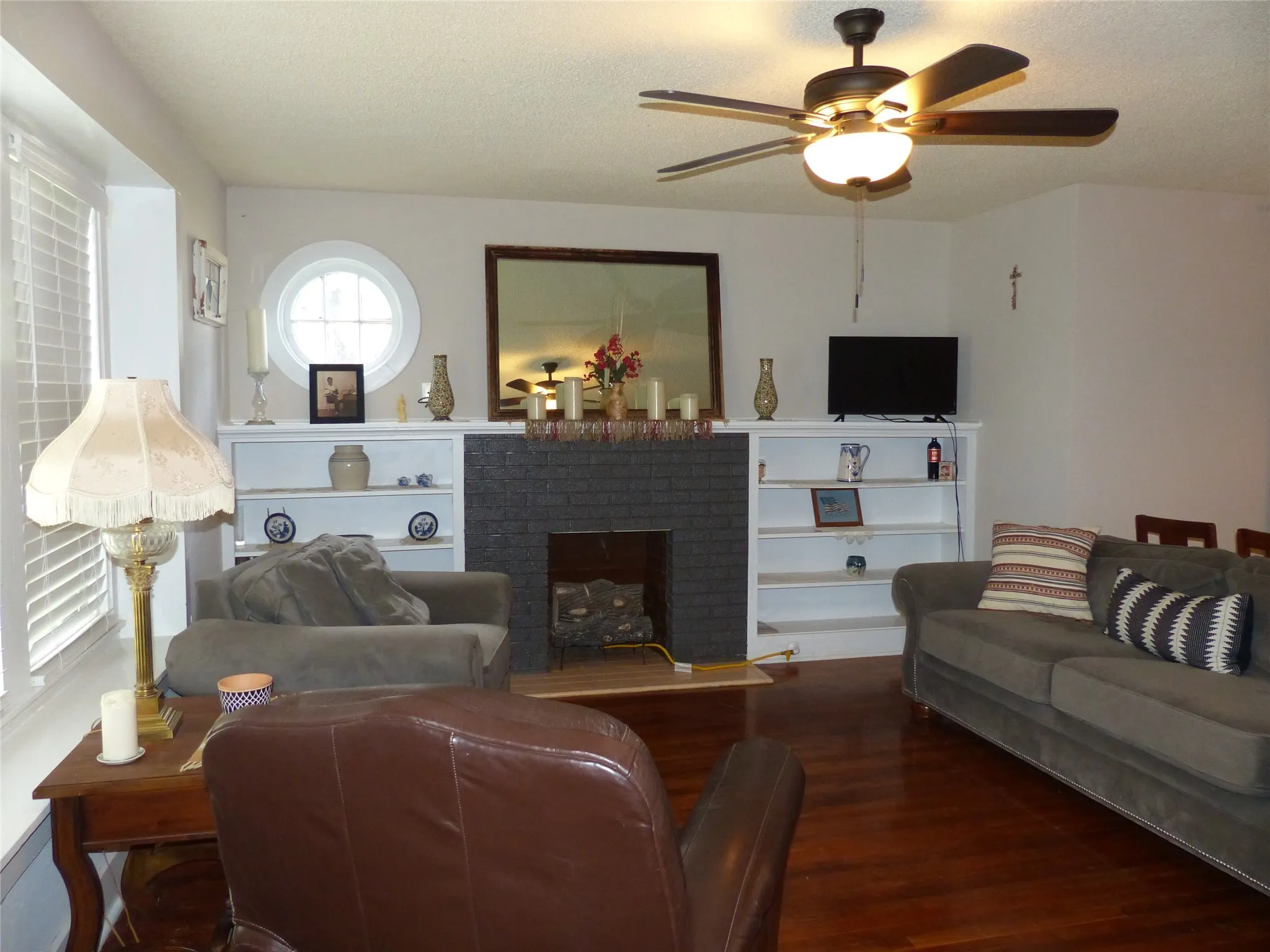 Single Family Residence For Sale in Mc Culloch County , 1801 Pine, Brady, Texas 76825, 3 Bedrooms, 2 Bathrooms, Garage spaces, 1,979 Sqft, built in 1965, Price $199,000, mls#21296286, Real Estate Agent in Brady, Homes For Sale in Mc Culloch county, Homes For Sale in Brady, Realtor in Brady Texas, Real Estate Brokerage Independent Realty Texas, Luminita Cordes Realtor