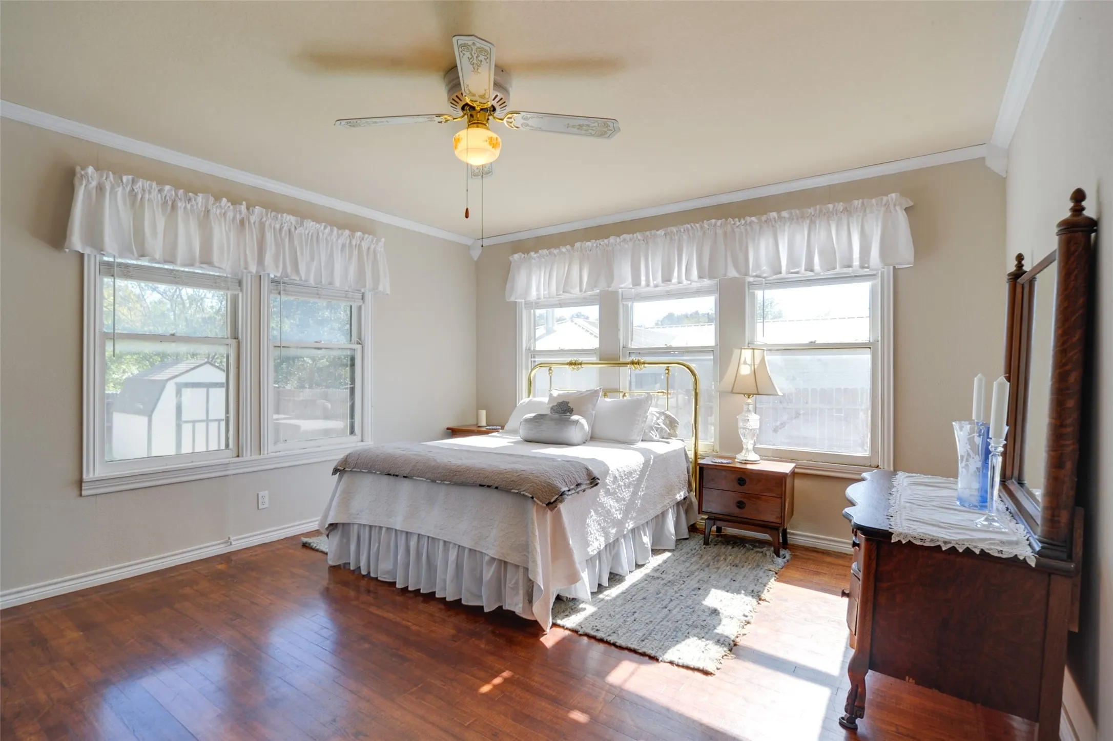 Single Family Residence For Sale in Mc Culloch County , 1801 Pine, Brady, Texas 76825, 3 Bedrooms, 2 Bathrooms, Garage spaces, 1,979 Sqft, built in 1965, Price $199,000, mls#21296286, Real Estate Agent in Brady, Homes For Sale in Mc Culloch county, Homes For Sale in Brady, Realtor in Brady Texas, Real Estate Brokerage Independent Realty Texas, Luminita Cordes Realtor