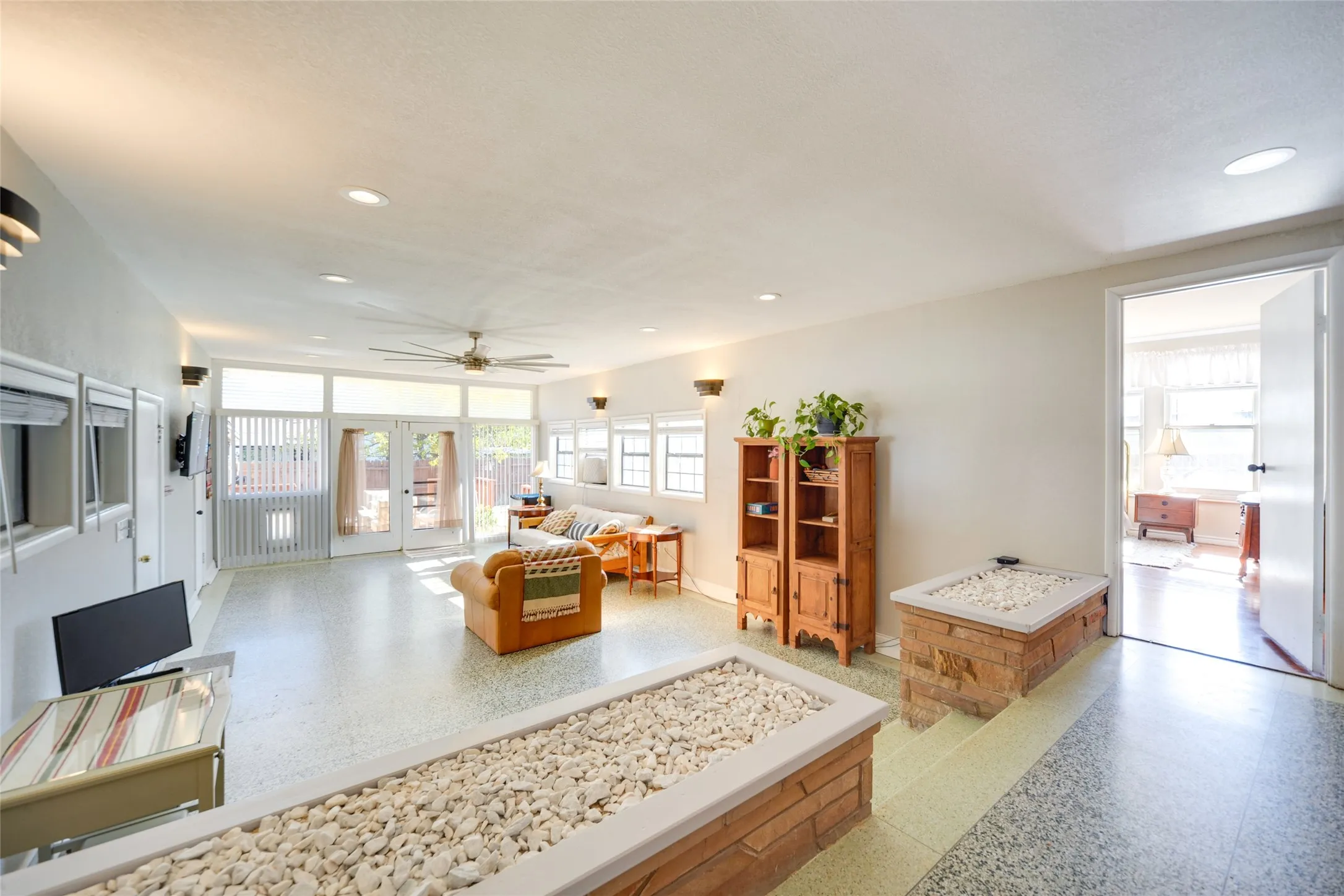 Single Family Residence For Sale in Mc Culloch County , 1801 Pine, Brady, Texas 76825, 3 Bedrooms, 2 Bathrooms, Garage spaces, 1,979 Sqft, built in 1965, Price $199,000, mls#21296286, Real Estate Agent in Brady, Homes For Sale in Mc Culloch county, Homes For Sale in Brady, Realtor in Brady Texas, Real Estate Brokerage Independent Realty Texas, Luminita Cordes Realtor