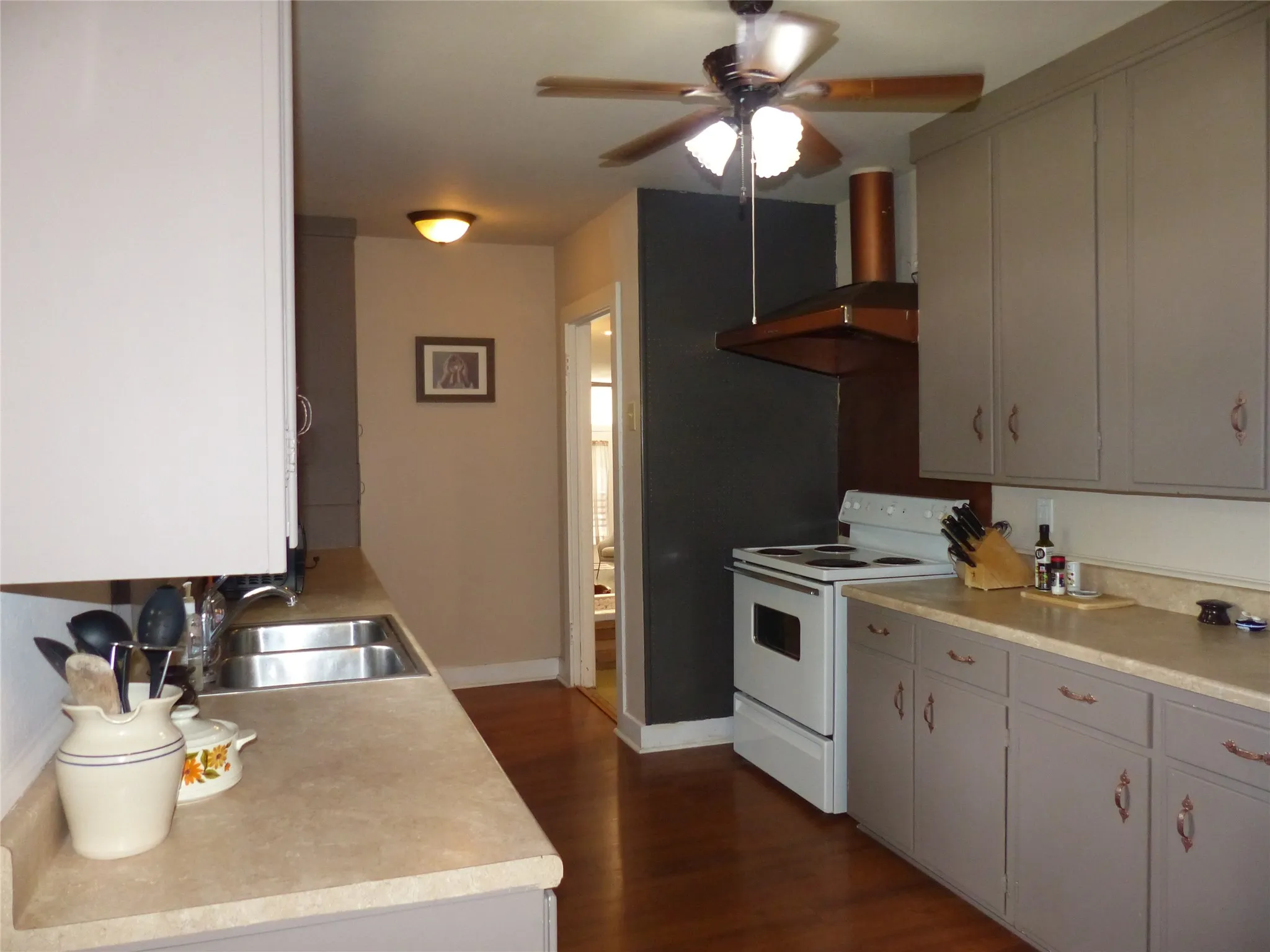 Single Family Residence For Sale in Mc Culloch County , 1801 Pine, Brady, Texas 76825, 3 Bedrooms, 2 Bathrooms, Garage spaces, 1,979 Sqft, built in 1965, Price $199,000, mls#21296286, Real Estate Agent in Brady, Homes For Sale in Mc Culloch county, Homes For Sale in Brady, Realtor in Brady Texas, Real Estate Brokerage Independent Realty Texas, Luminita Cordes Realtor