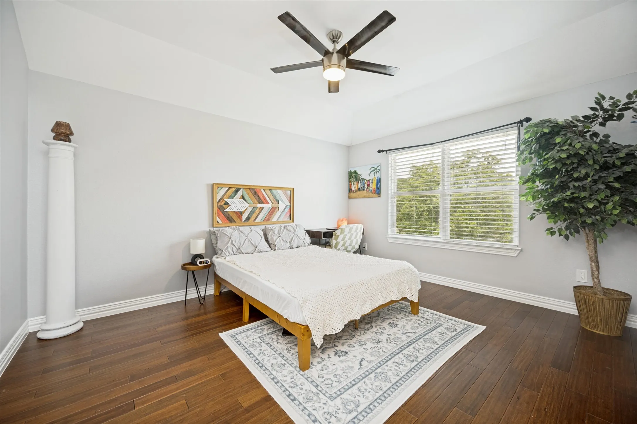 Single Family Residence For Sale in Denton County , 2501 Oak Bluff Drive, Corinth, Texas 76210, 4 Bedroom, 5 Bathroom, 4 Garage spaces, 3,499 Sqft, built in 2017, mls#21297539, Real Estate Agent in Corinth, Homes For Sale in Denton county, Homes For Sale in Corinth, Realtor in Corinth Texas, Real Estate Brokerage Independent Realty Texas, Luminita Cordes Realtor