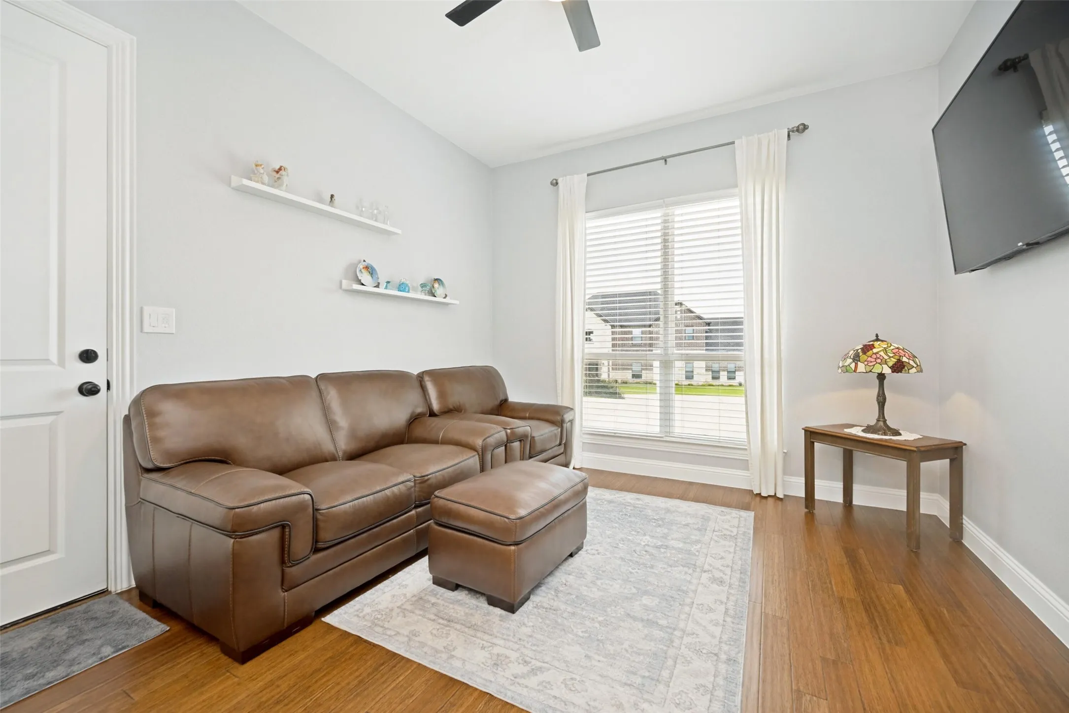 Single Family Residence For Sale in Denton County , 2501 Oak Bluff Drive, Corinth, Texas 76210, 4 Bedroom, 5 Bathroom, 4 Garage spaces, 3,499 Sqft, built in 2017, mls#21297539, Real Estate Agent in Corinth, Homes For Sale in Denton county, Homes For Sale in Corinth, Realtor in Corinth Texas, Real Estate Brokerage Independent Realty Texas, Luminita Cordes Realtor