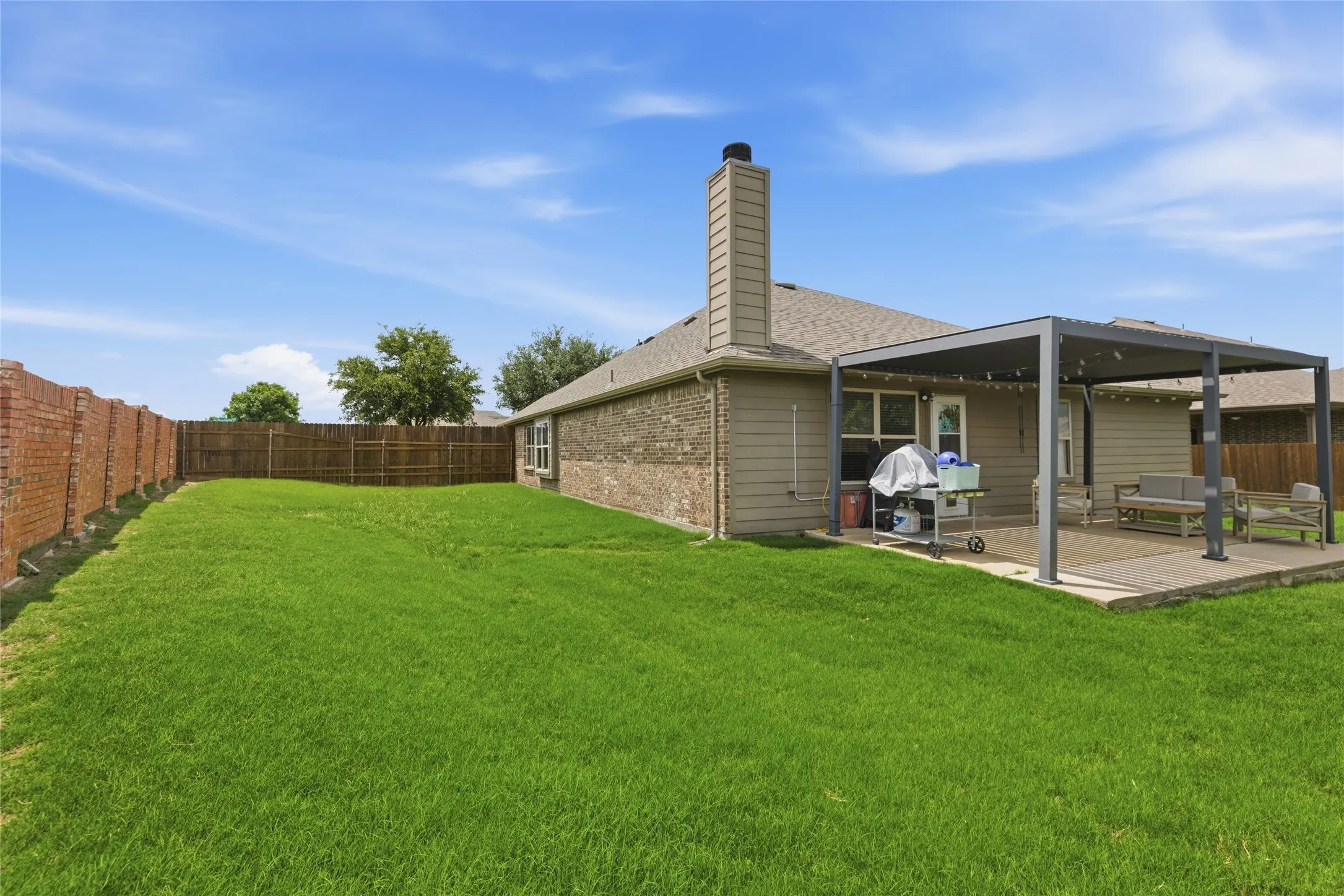 Single Family Residence For Sale in Johnson County , 800 Silverthorne Drive, Burleson, Texas 76028, 4 Bedroom, 2 Bathroom, 2 Garage spaces, 2,084 Sqft, built in 2013, mls#21288035, Real Estate Agent in Burleson, Homes For Sale in Johnson county, Homes For Sale in Burleson, Realtor in Burleson Texas, Real Estate Brokerage Independent Realty Texas, Luminita Cordes Realtor