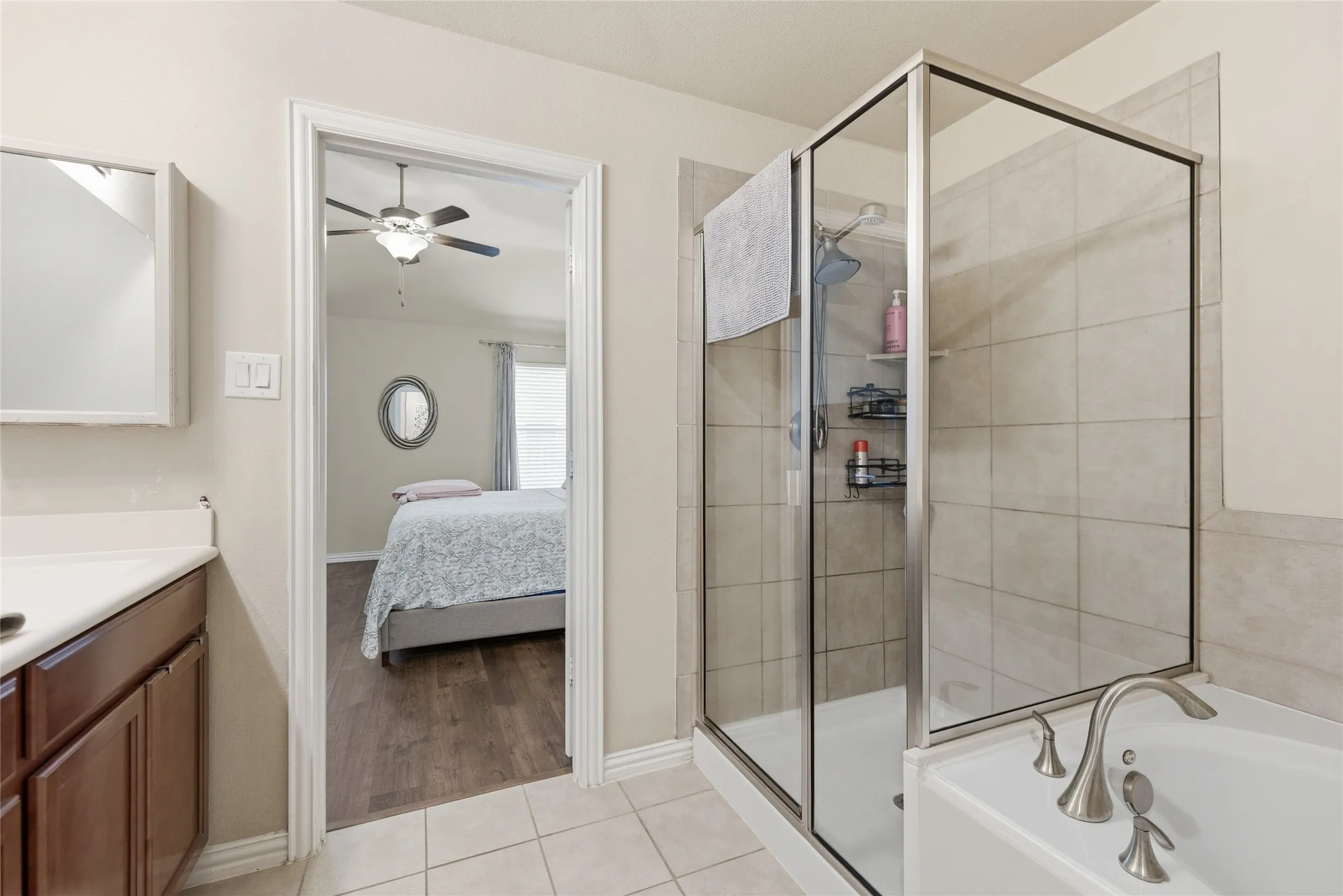 Single Family Residence For Sale in Johnson County , 800 Silverthorne Drive, Burleson, Texas 76028, 4 Bedroom, 2 Bathroom, 2 Garage spaces, 2,084 Sqft, built in 2013, mls#21288035, Real Estate Agent in Burleson, Homes For Sale in Johnson county, Homes For Sale in Burleson, Realtor in Burleson Texas, Real Estate Brokerage Independent Realty Texas, Luminita Cordes Realtor