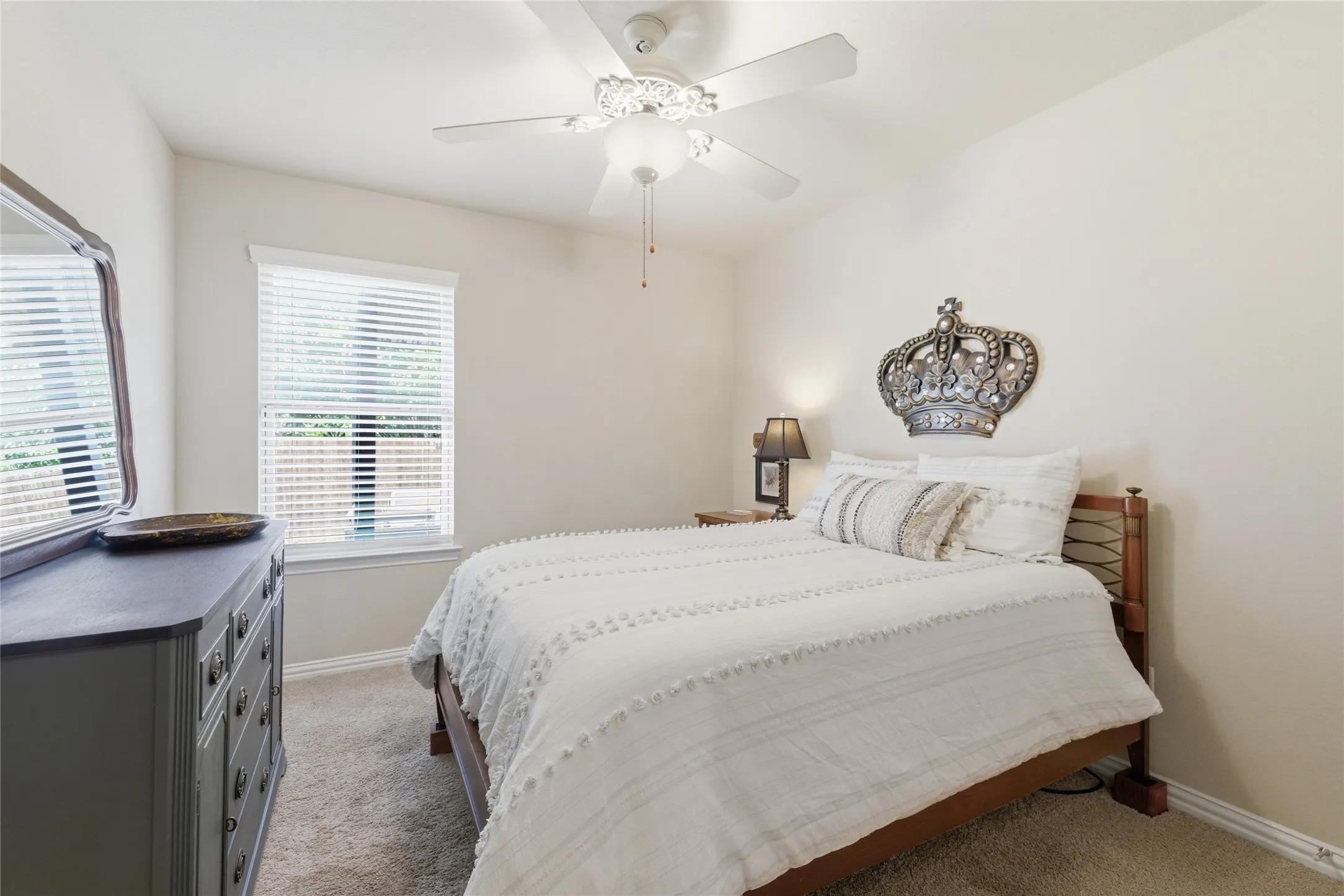Single Family Residence For Sale in Johnson County , 800 Silverthorne Drive, Burleson, Texas 76028, 4 Bedroom, 2 Bathroom, 2 Garage spaces, 2,084 Sqft, built in 2013, mls#21288035, Real Estate Agent in Burleson, Homes For Sale in Johnson county, Homes For Sale in Burleson, Realtor in Burleson Texas, Real Estate Brokerage Independent Realty Texas, Luminita Cordes Realtor