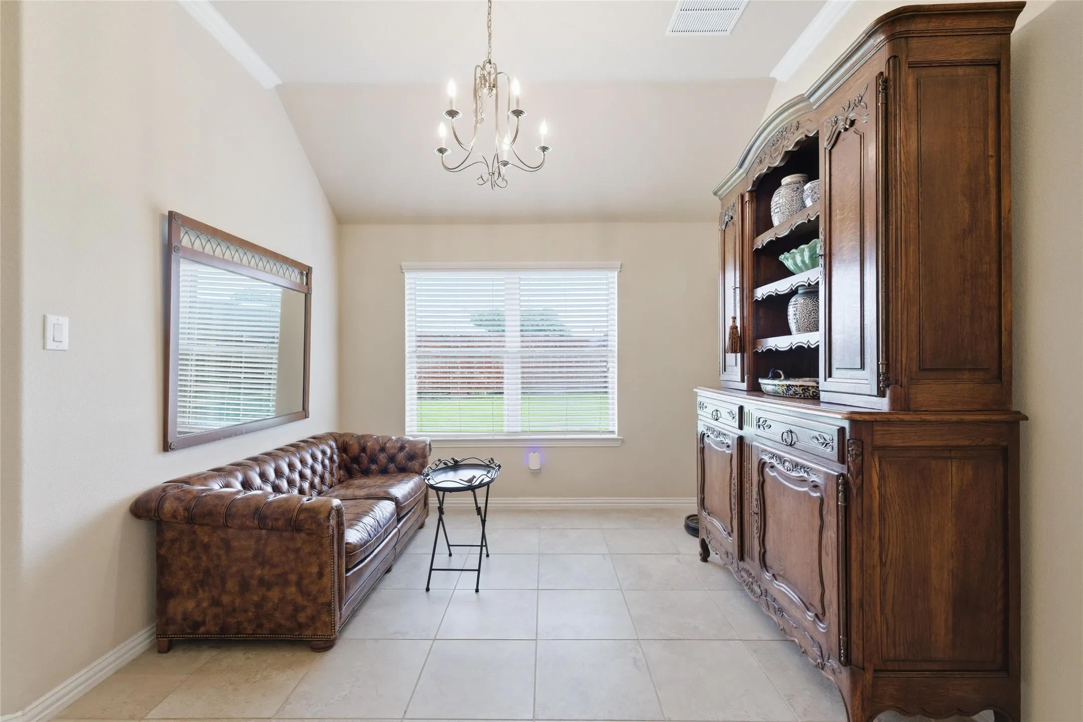 Single Family Residence For Sale in Johnson County , 800 Silverthorne Drive, Burleson, Texas 76028, 4 Bedroom, 2 Bathroom, 2 Garage spaces, 2,084 Sqft, built in 2013, mls#21288035, Real Estate Agent in Burleson, Homes For Sale in Johnson county, Homes For Sale in Burleson, Realtor in Burleson Texas, Real Estate Brokerage Independent Realty Texas, Luminita Cordes Realtor