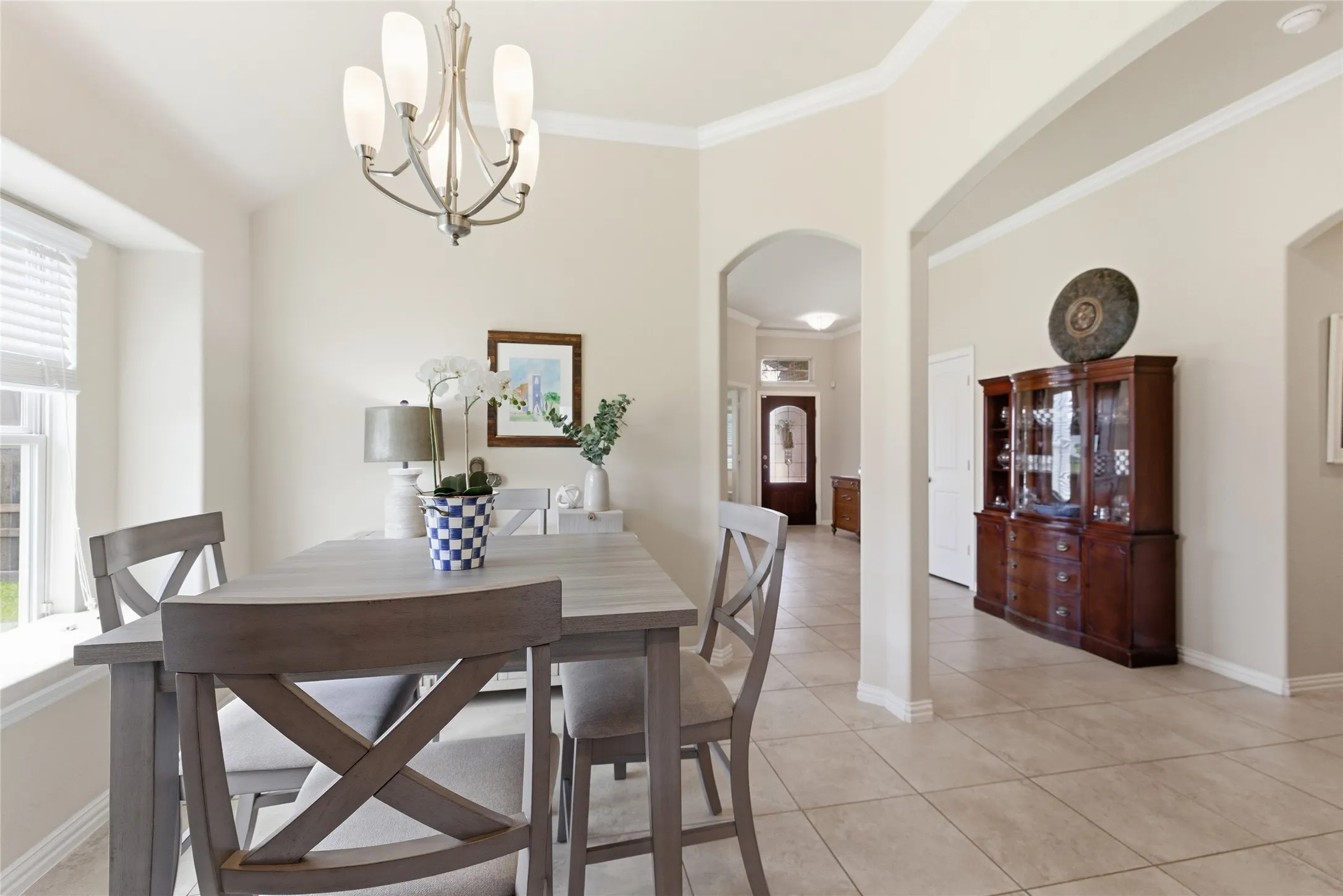 Single Family Residence For Sale in Johnson County , 800 Silverthorne Drive, Burleson, Texas 76028, 4 Bedroom, 2 Bathroom, 2 Garage spaces, 2,084 Sqft, built in 2013, mls#21288035, Real Estate Agent in Burleson, Homes For Sale in Johnson county, Homes For Sale in Burleson, Realtor in Burleson Texas, Real Estate Brokerage Independent Realty Texas, Luminita Cordes Realtor