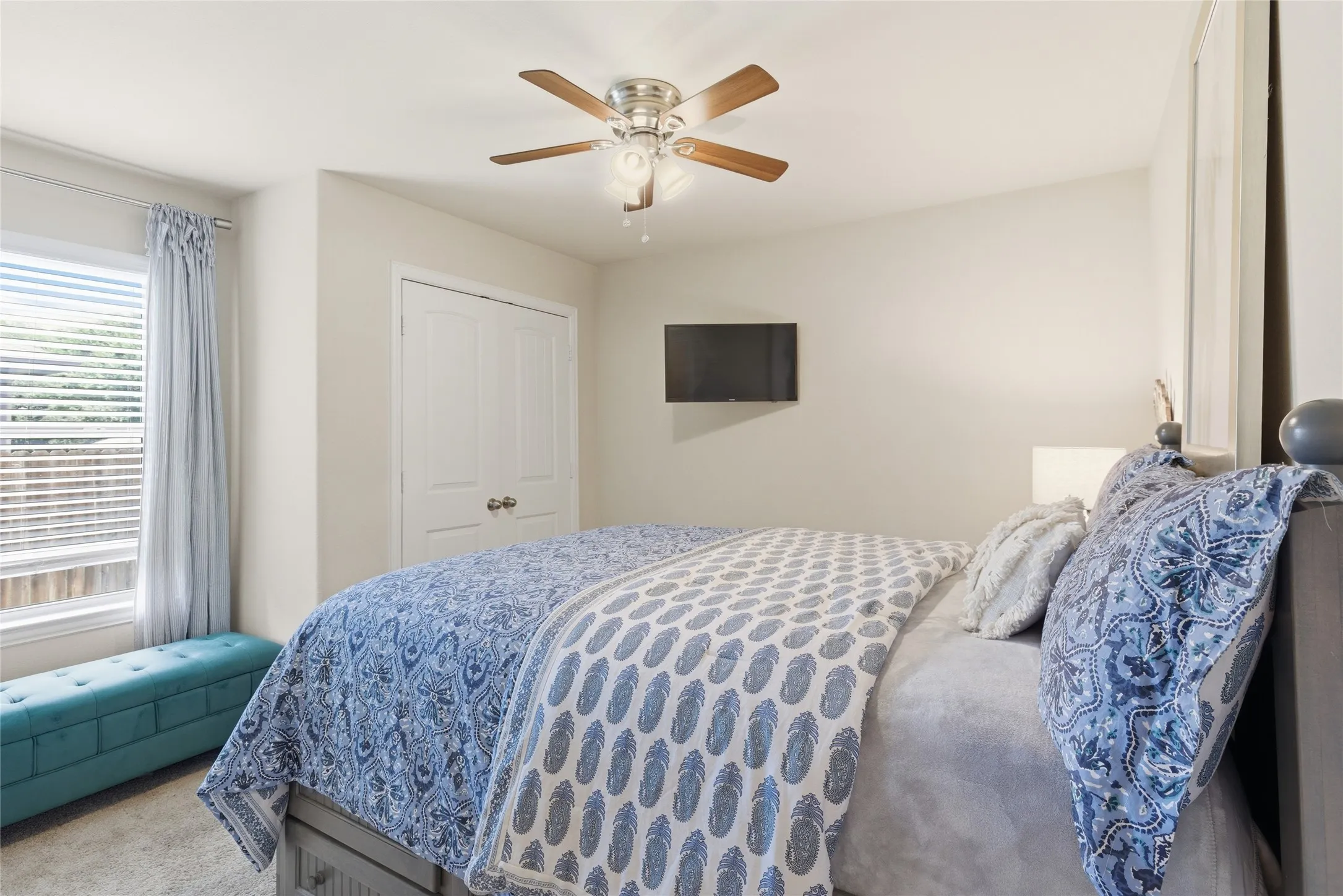 Single Family Residence For Sale in Johnson County , 800 Silverthorne Drive, Burleson, Texas 76028, 4 Bedroom, 2 Bathroom, 2 Garage spaces, 2,084 Sqft, built in 2013, mls#21288035, Real Estate Agent in Burleson, Homes For Sale in Johnson county, Homes For Sale in Burleson, Realtor in Burleson Texas, Real Estate Brokerage Independent Realty Texas, Luminita Cordes Realtor