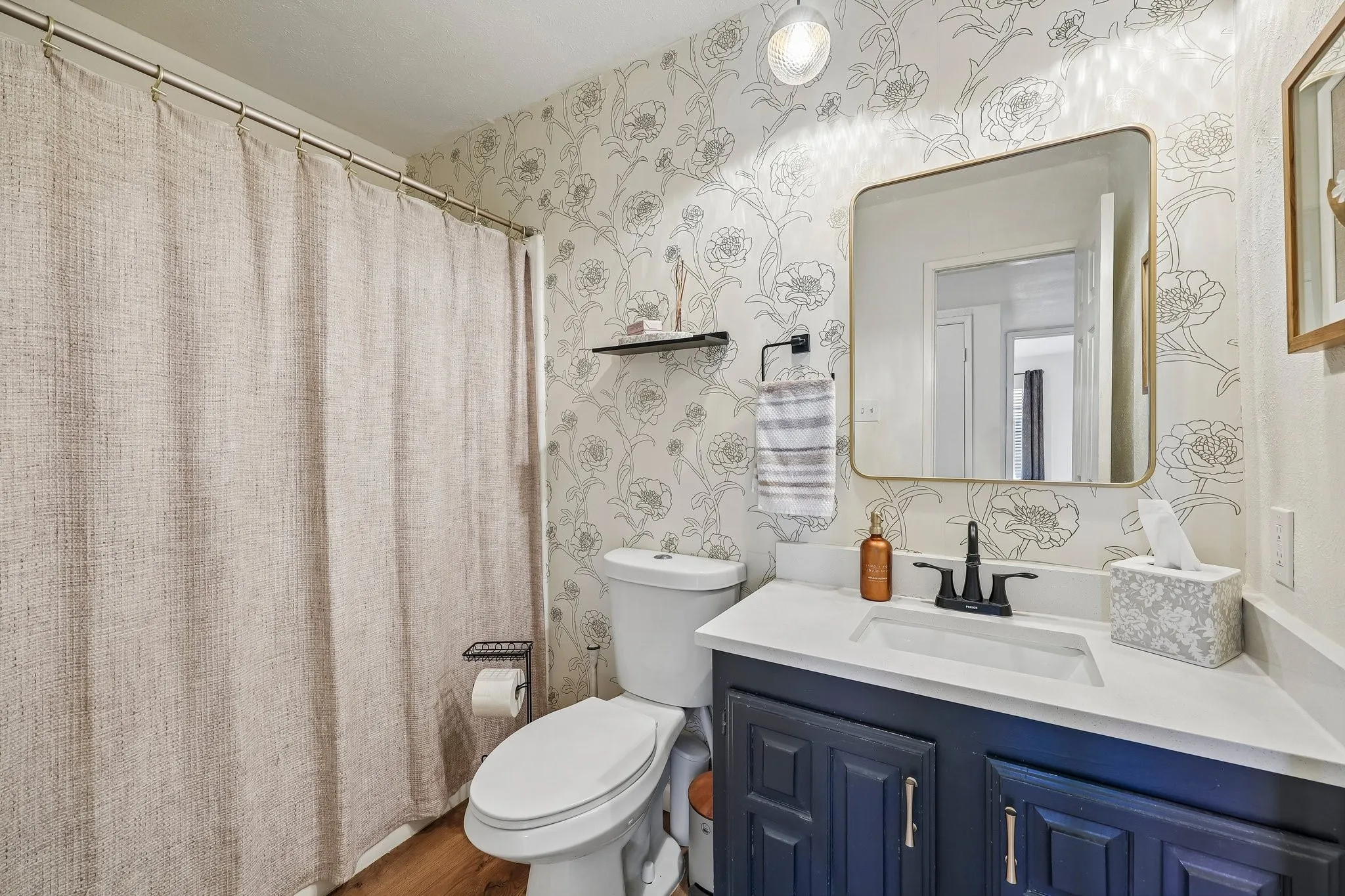 Single Family Residence For Sale in Denton County , 2927 Winterberry Drive, Carrollton, Texas 75007, 3 Bedroom, 2 Bathroom, 2 Garage spaces, 1,930 Sqft, built in 1977, mls#21261646, Real Estate Agent in Carrollton, Homes For Sale in Denton county, Homes For Sale in Carrollton, Realtor in Carrollton Texas, Real Estate Brokerage Independent Realty Texas, Luminita Cordes Realtor