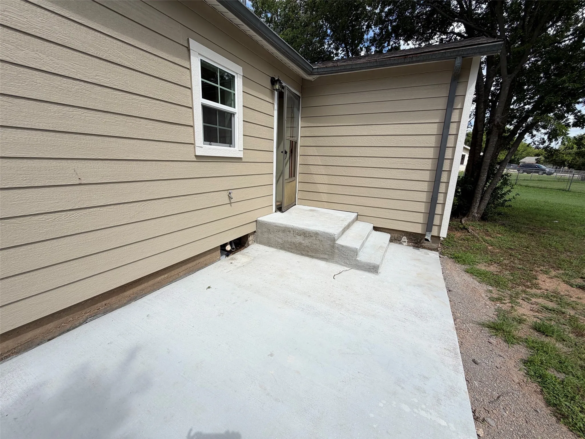 Single Family Residence For Rent in Hood County , 1114 Thorpe Springs Road, Granbury, Texas 76048, 2 Bedroom, 1 Bathroom, 1 Garage spaces, 920 Sqft, built in 1953, mls#21296587, Real Estate Agent in Granbury, Homes For Rent in Hood county, Homes For Rent in Granbury, Realtor in Granbury Texas, Real Estate Brokerage Independent Realty Texas, Luminita Cordes Realtor