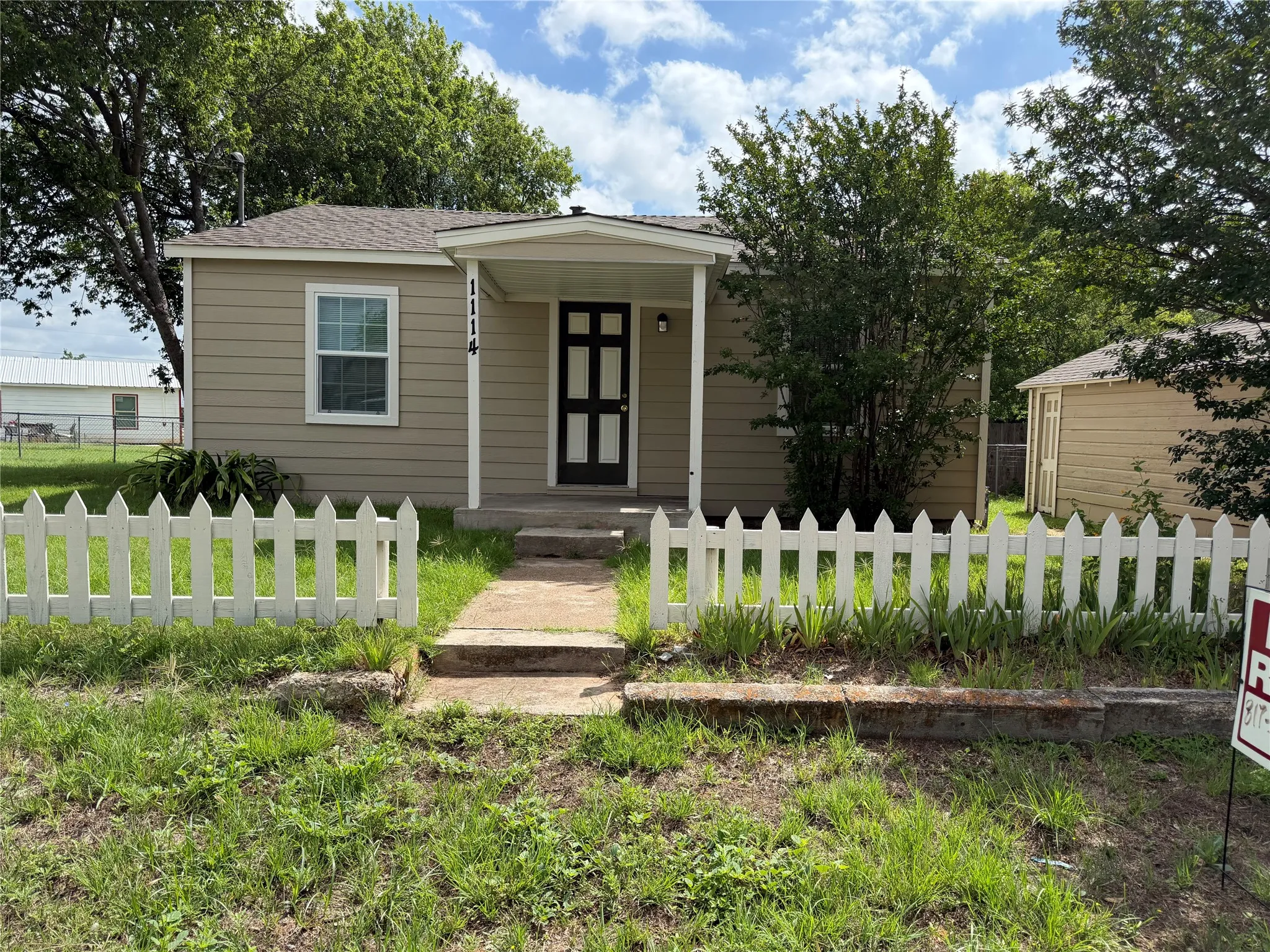 Single Family Residence For Rent