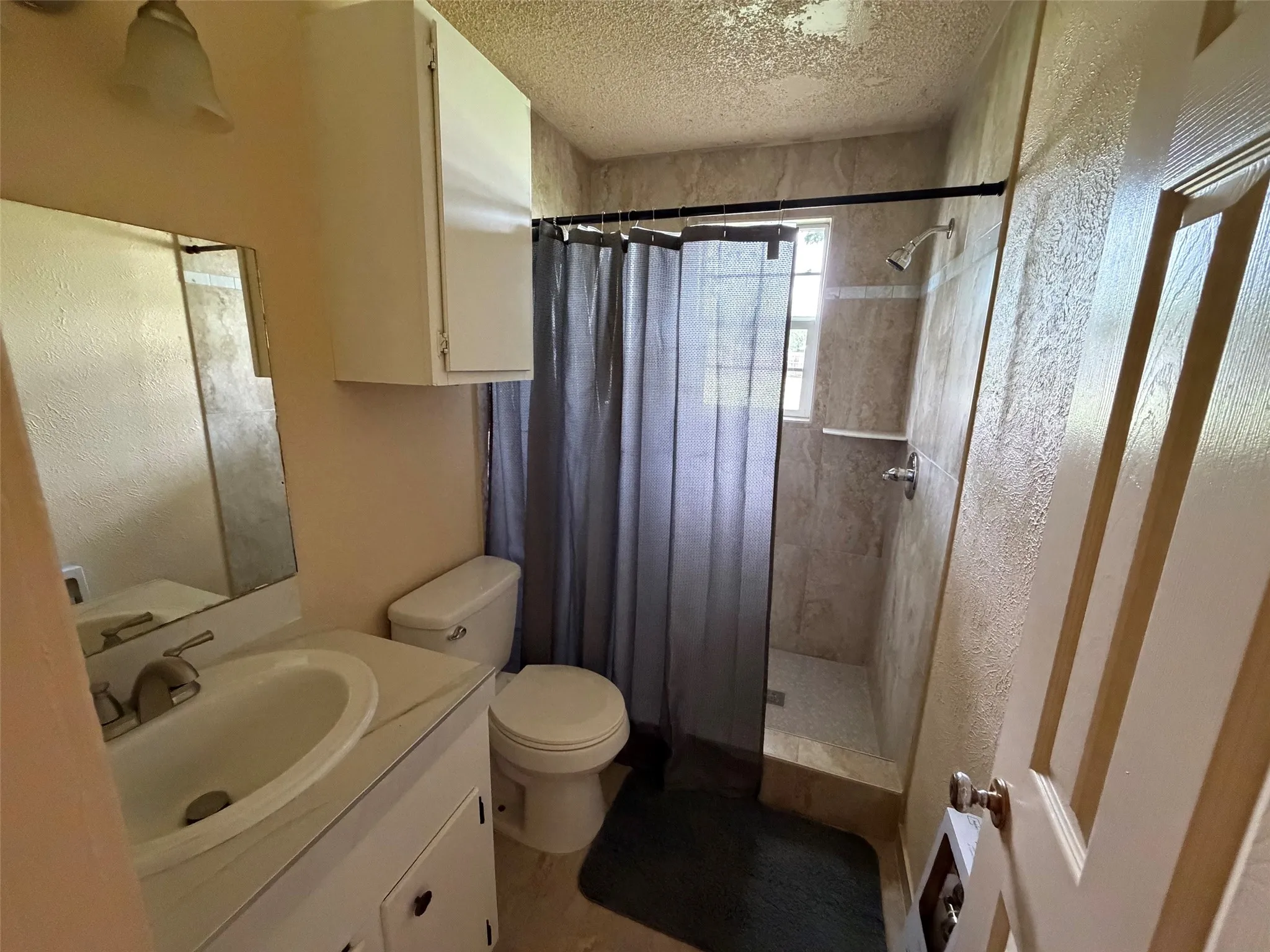 Single Family Residence For Rent in Hood County , 1114 Thorpe Springs Road, Granbury, Texas 76048, 2 Bedroom, 1 Bathroom, 1 Garage spaces, 920 Sqft, built in 1953, mls#21296587, Real Estate Agent in Granbury, Homes For Rent in Hood county, Homes For Rent in Granbury, Realtor in Granbury Texas, Real Estate Brokerage Independent Realty Texas, Luminita Cordes Realtor