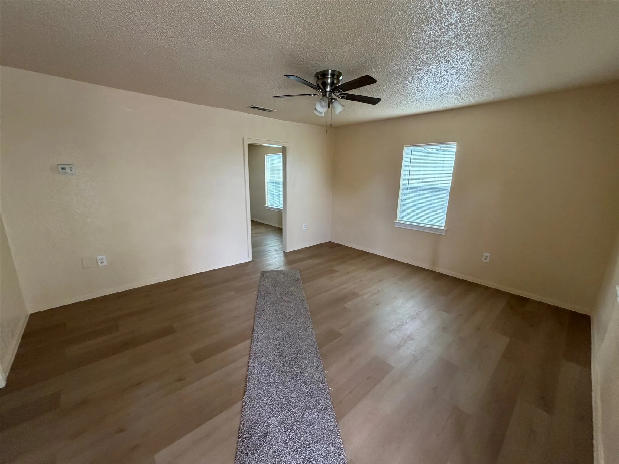 Single Family Residence For Rent in Hood County , 1114 Thorpe Springs Road, Granbury, Texas 76048, 2 Bedroom, 1 Bathroom, 1 Garage spaces, 920 Sqft, built in 1953, mls#21296587, Real Estate Agent in Granbury, Homes For Rent in Hood county, Homes For Rent in Granbury, Realtor in Granbury Texas, Real Estate Brokerage Independent Realty Texas, Luminita Cordes Realtor