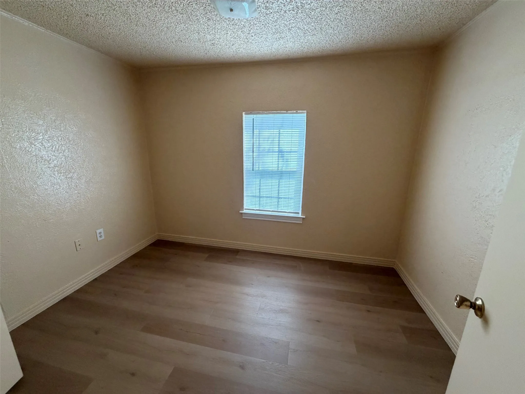 Single Family Residence For Rent in Hood County , 1114 Thorpe Springs Road, Granbury, Texas 76048, 2 Bedroom, 1 Bathroom, 1 Garage spaces, 920 Sqft, built in 1953, mls#21296587, Real Estate Agent in Granbury, Homes For Rent in Hood county, Homes For Rent in Granbury, Realtor in Granbury Texas, Real Estate Brokerage Independent Realty Texas, Luminita Cordes Realtor