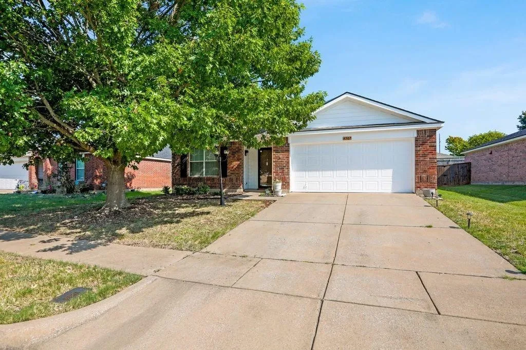 Single Family Residence For Rent in Grayson County , 4507 Falcon Drive, Sherman, Texas 75092, 3 Bedroom, 2 Bathroom, 2 Garage spaces, 1,975 Sqft, built in 2005, mls#21293408, Real Estate Agent in Sherman, Homes For Rent in Grayson county, Homes For Rent in Sherman, Realtor in Sherman Texas, Real Estate Brokerage Independent Realty Texas, Luminita Cordes Realtor