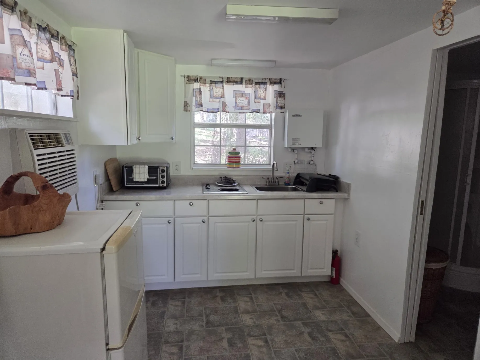 Single Family Residence For Sale in Grayson County , 150 Dover Drive, Gordonville, Texas 76245, 1 Bedroom, 1 Bathroom, 2 Garage spaces, 1,000 Sqft, built in 2008, mls#21297598, Real Estate Agent in Gordonville, Homes For Sale in Grayson county, Homes For Sale in Gordonville, Realtor in Gordonville Texas, Real Estate Brokerage Independent Realty Texas, Luminita Cordes Realtor