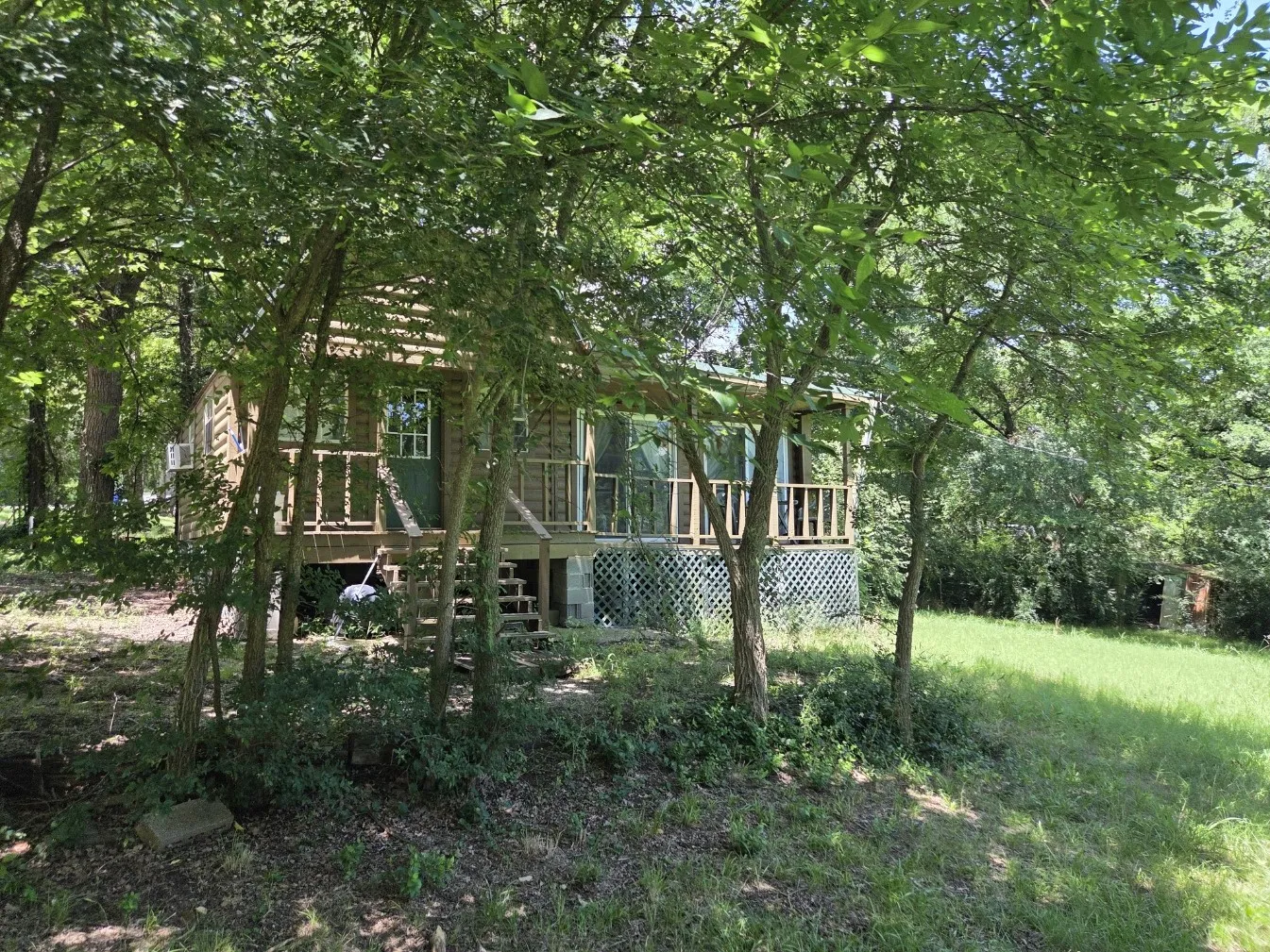 Single Family Residence For Sale in Grayson County , 150 Dover Drive, Gordonville, Texas 76245, 1 Bedroom, 1 Bathroom, 2 Garage spaces, 1,000 Sqft, built in 2008, mls#21297598, Real Estate Agent in Gordonville, Homes For Sale in Grayson county, Homes For Sale in Gordonville, Realtor in Gordonville Texas, Real Estate Brokerage Independent Realty Texas, Luminita Cordes Realtor