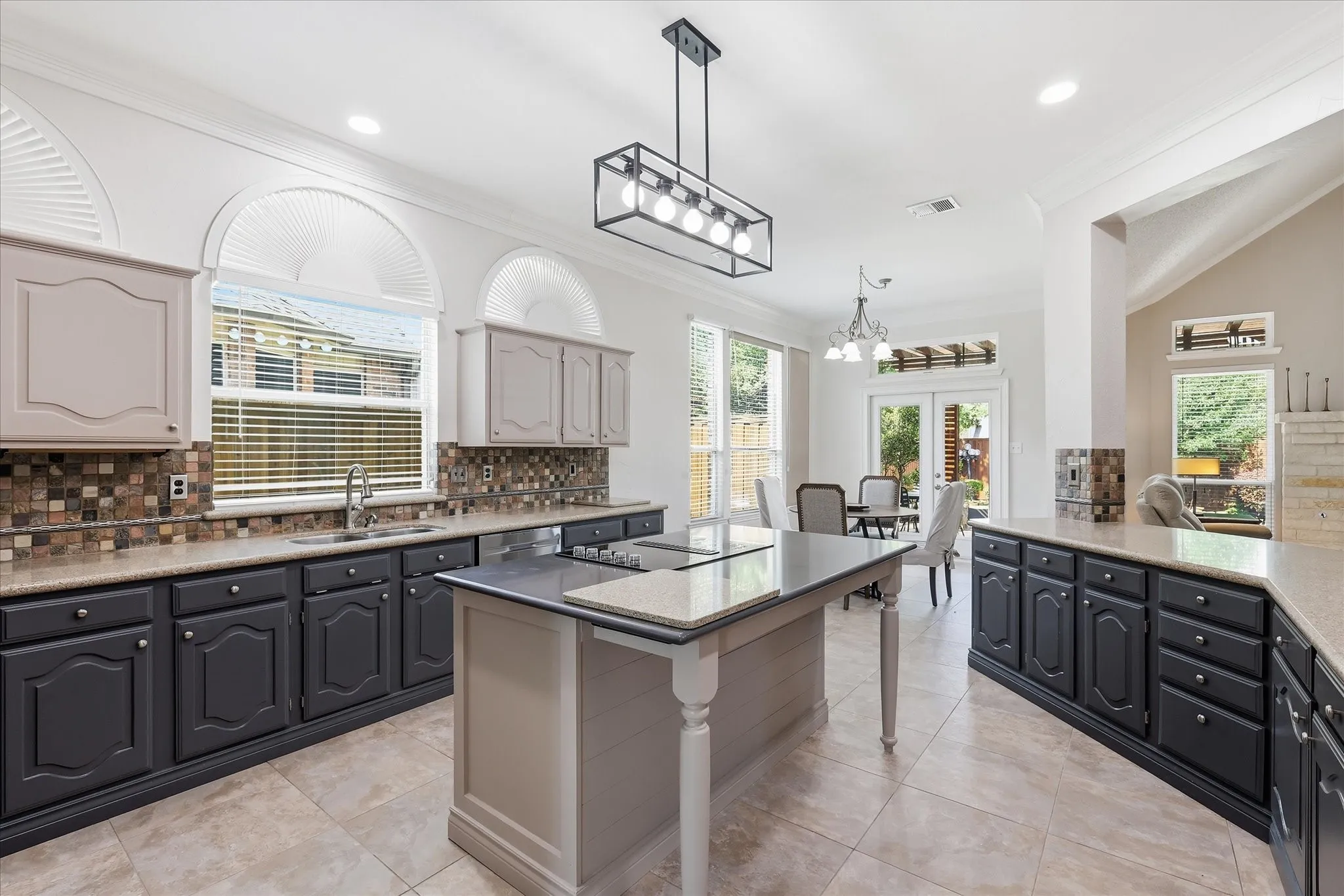 Single Family Residence For Sale in Denton County , 3207 Willow Ridge Trail, Carrollton, Texas 75007, 4 Bedroom, 4 Bathroom, 2 Garage spaces, 4,090 Sqft, built in 1991, mls#21288090, Real Estate Agent in Carrollton, Homes For Sale in Denton county, Homes For Sale in Carrollton, Realtor in Carrollton Texas, Real Estate Brokerage Independent Realty Texas, Luminita Cordes Realtor