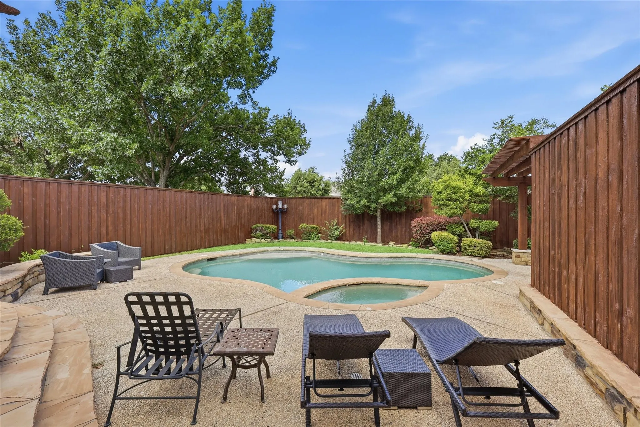 8' BonB Privacy Fence