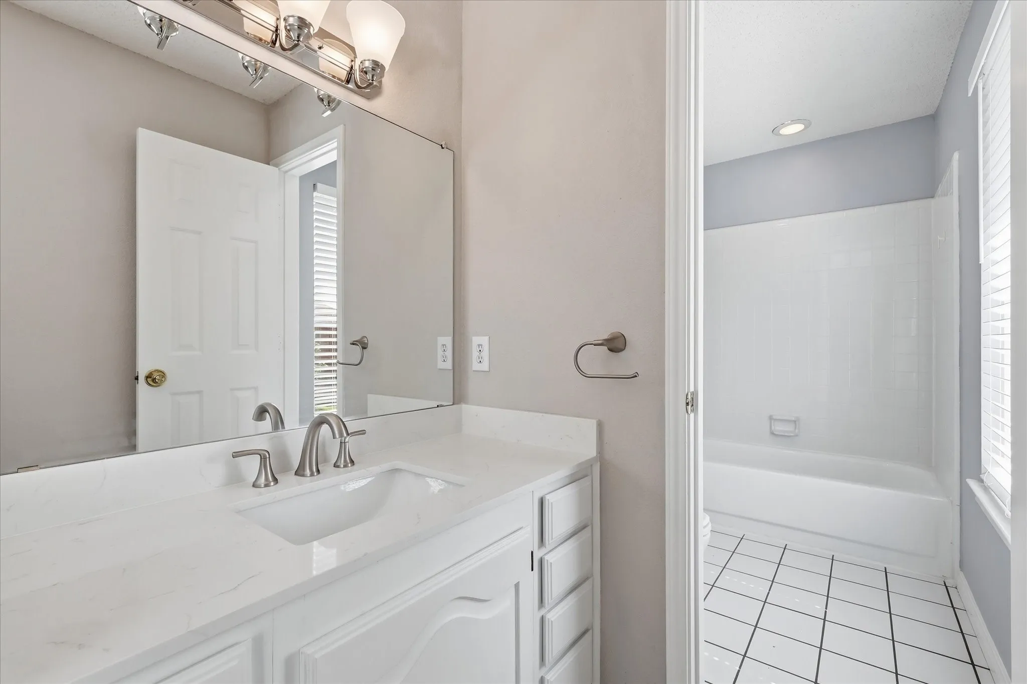 Jack-n-Jill Bathroom Upstairs between bedrooms #3 & #4