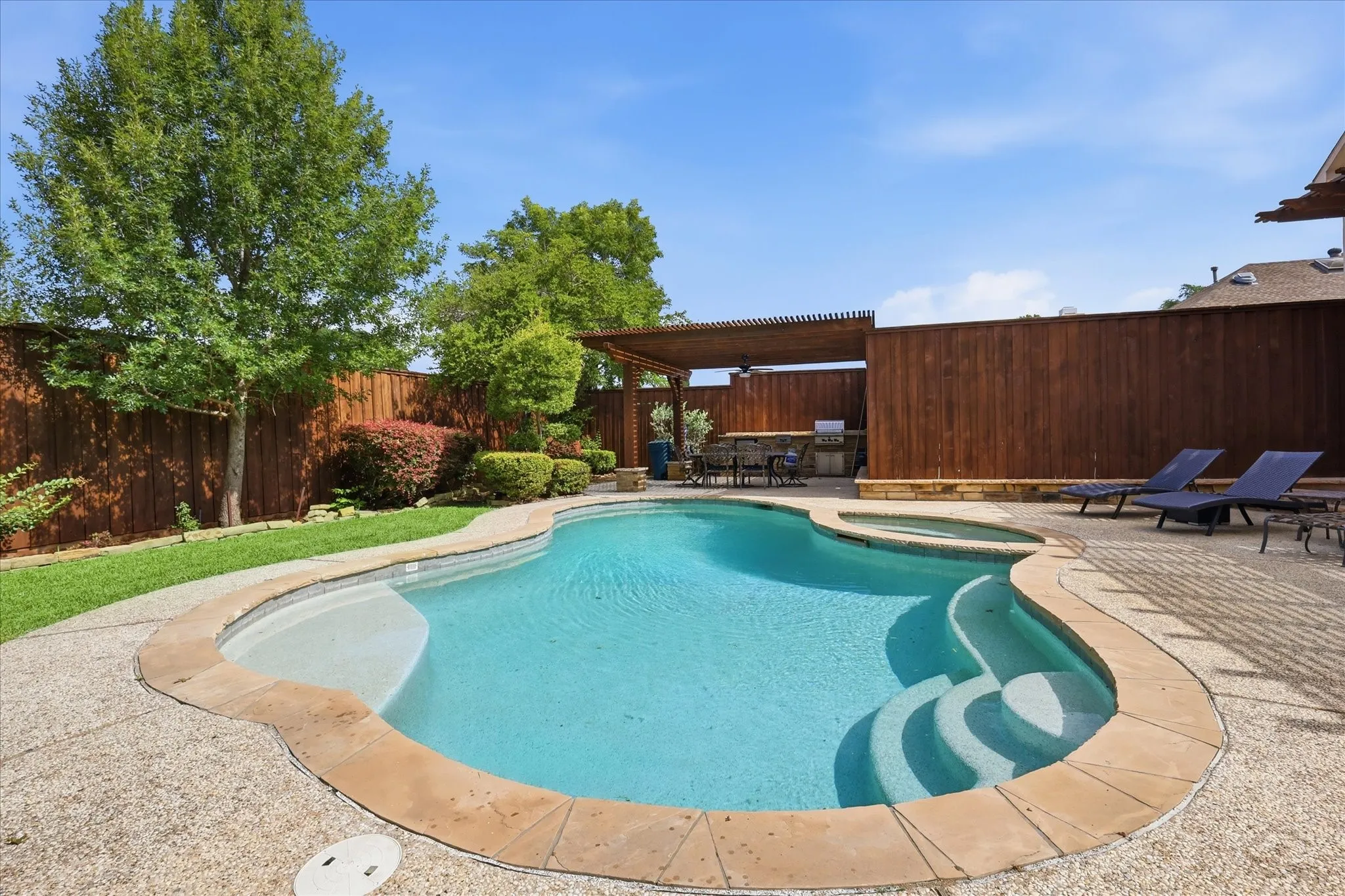 PebbleTec Pool