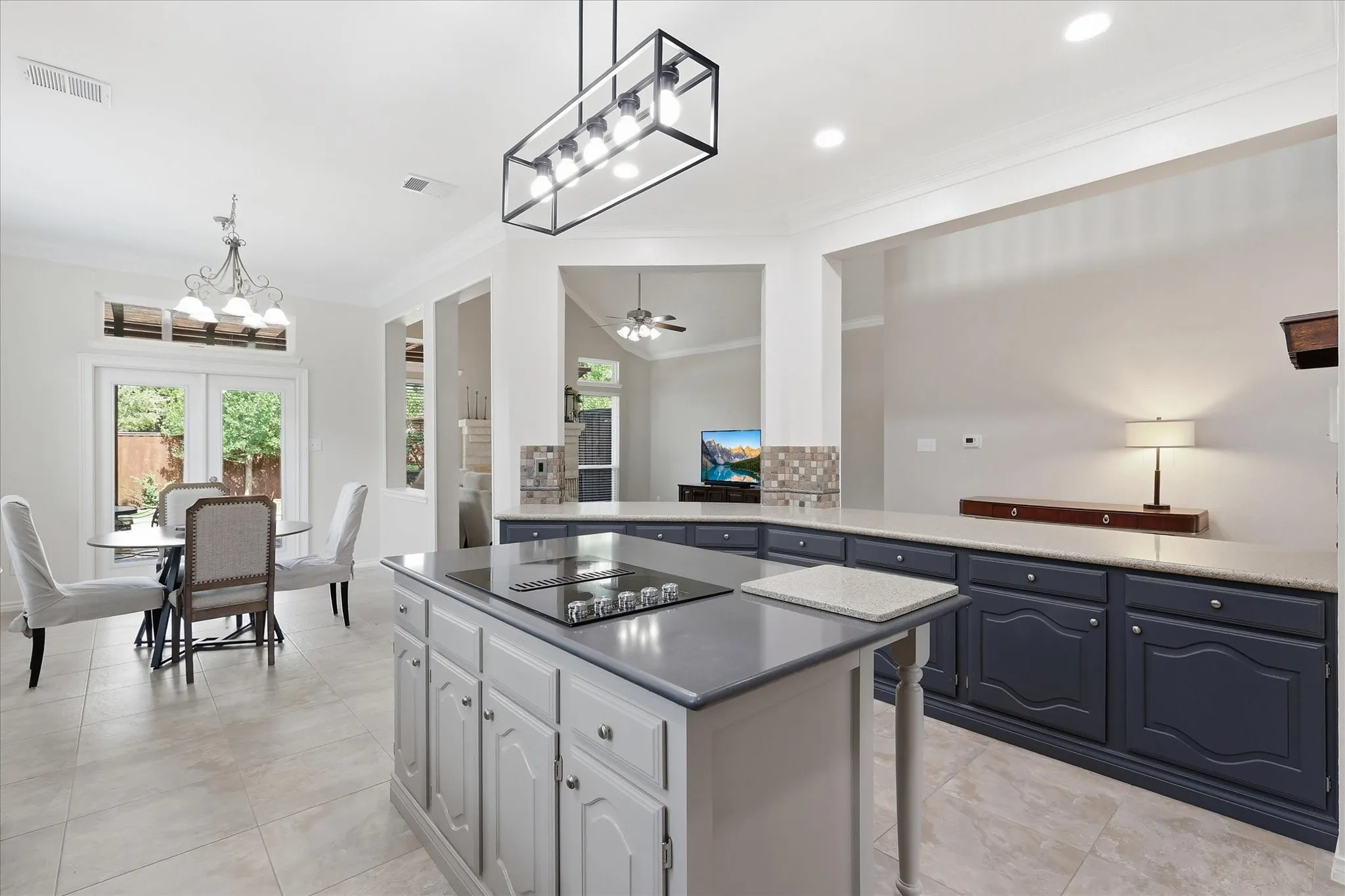 Single Family Residence For Sale in Denton County , 3207 Willow Ridge Trail, Carrollton, Texas 75007, 4 Bedroom, 4 Bathroom, 2 Garage spaces, 4,090 Sqft, built in 1991, mls#21288090, Real Estate Agent in Carrollton, Homes For Sale in Denton county, Homes For Sale in Carrollton, Realtor in Carrollton Texas, Real Estate Brokerage Independent Realty Texas, Luminita Cordes Realtor