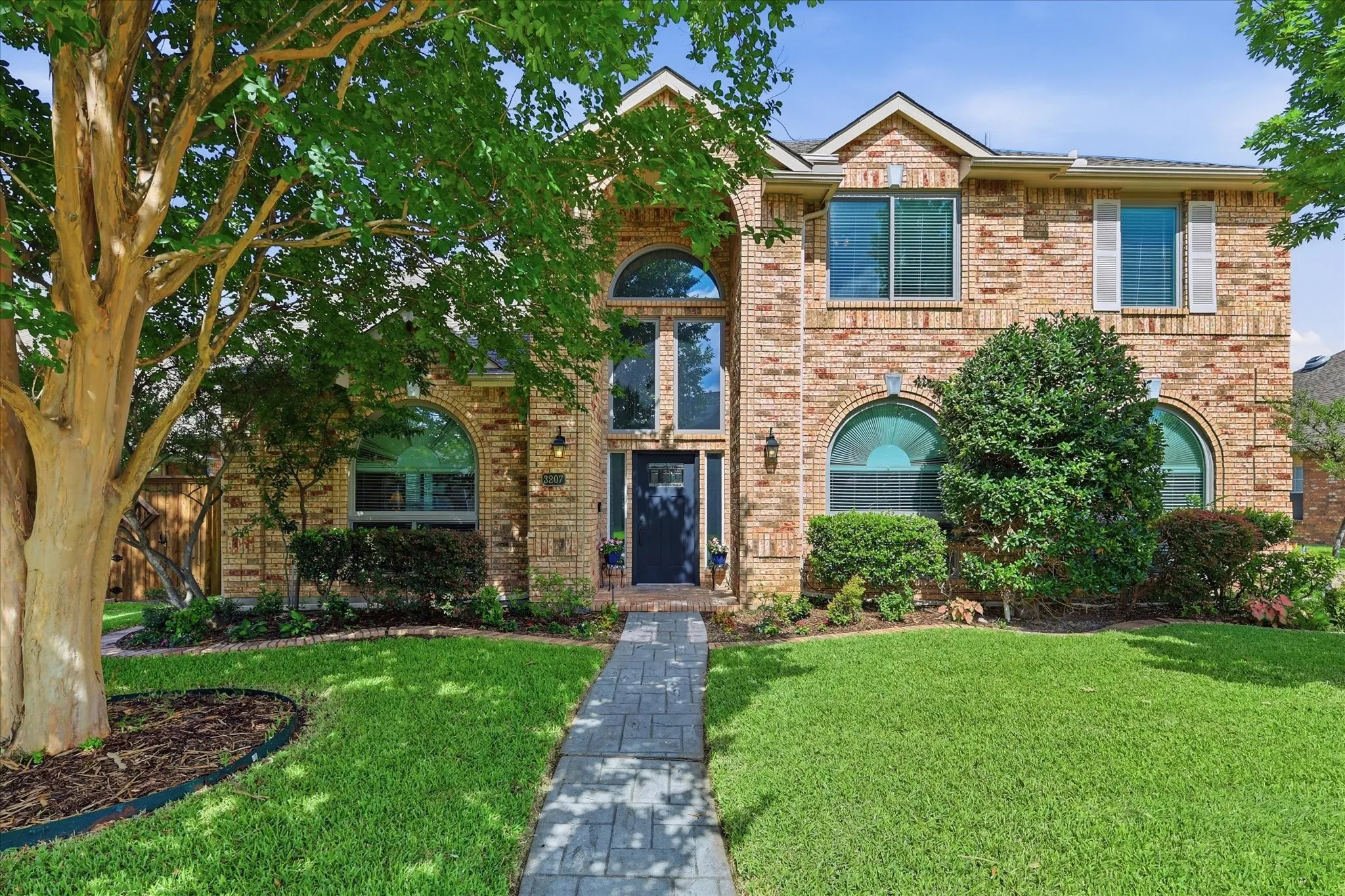 Single Family Residence For Sale in Denton County , 3207 Willow Ridge Trail, Carrollton, Texas 75007, 4 Bedroom, 4 Bathroom, 2 Garage spaces, 4,090 Sqft, built in 1991, mls#21288090, Real Estate Agent in Carrollton, Homes For Sale in Denton county, Homes For Sale in Carrollton, Realtor in Carrollton Texas, Real Estate Brokerage Independent Realty Texas, Luminita Cordes Realtor
