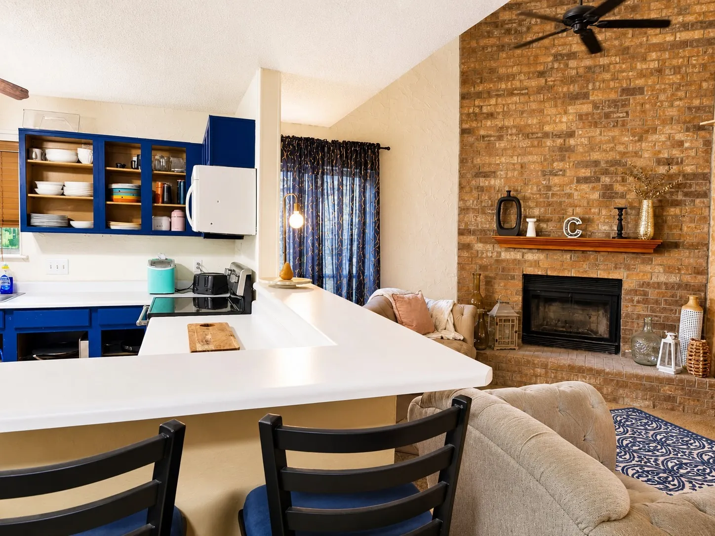 Single Family Residence For Sale in Tarrant County , 88 Morrow Drive, Bedford, Texas 76021, 2 Bedroom, 2 Bathroom, 2 Garage spaces, 1,554 Sqft, built in 1984, mls#21295701, Real Estate Agent in Bedford, Homes For Sale in Tarrant county, Homes For Sale in Bedford, Realtor in Bedford Texas, Real Estate Brokerage Independent Realty Texas, Luminita Cordes Realtor