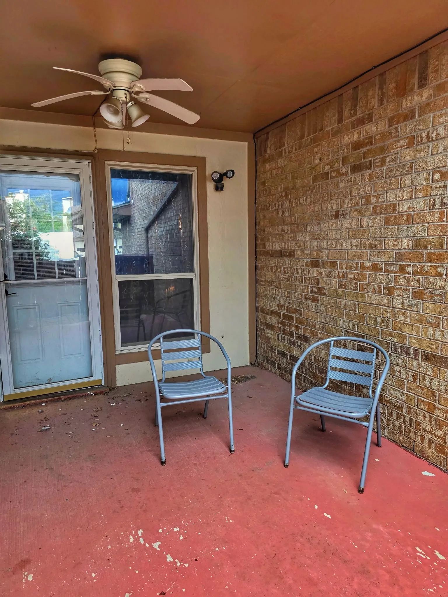 Single Family Residence For Sale in Tarrant County , 88 Morrow Drive, Bedford, Texas 76021, 2 Bedroom, 2 Bathroom, 2 Garage spaces, 1,554 Sqft, built in 1984, mls#21295701, Real Estate Agent in Bedford, Homes For Sale in Tarrant county, Homes For Sale in Bedford, Realtor in Bedford Texas, Real Estate Brokerage Independent Realty Texas, Luminita Cordes Realtor