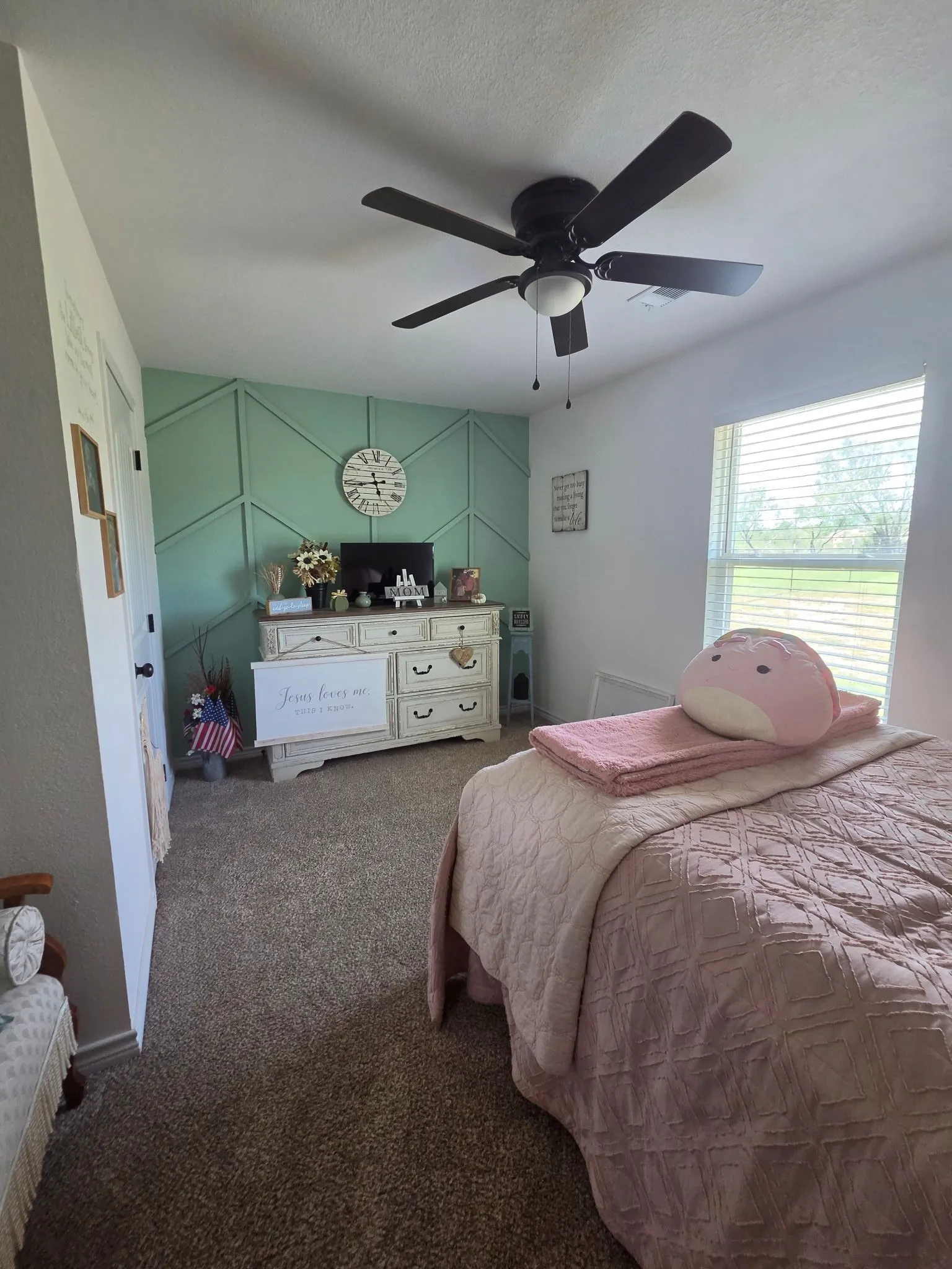 2nd bedroom is very spacious with walkin closet