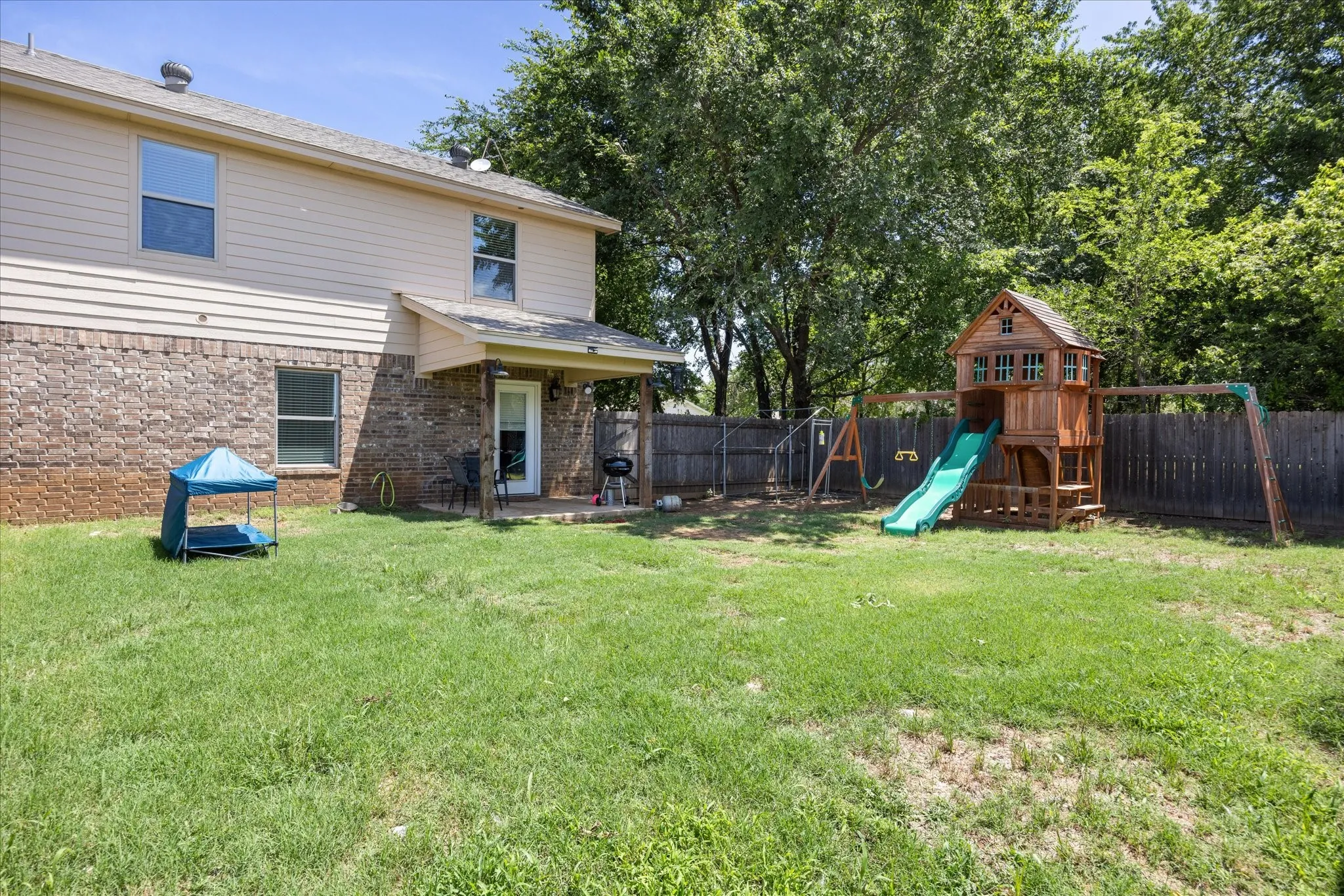 Townhouse For Sale in Hood County , 403 W 5th Street, Tolar, Texas 76476, 6 Bedrooms, 4 Bathrooms, 2 Garage spaces, 3,117 Sqft, built in 2018, Price $549,000, mls#21293959, Real Estate Agent in Tolar, Homes For Sale in Hood county, Homes For Sale in Tolar, Realtor in Tolar Texas, Real Estate Brokerage Independent Realty Texas, Luminita Cordes Realtor