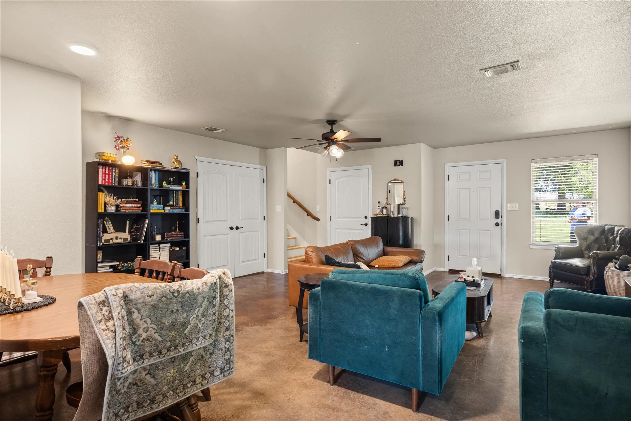 Townhouse For Sale in Hood County , 403 W 5th Street, Tolar, Texas 76476, 6 Bedrooms, 4 Bathrooms, 2 Garage spaces, 3,117 Sqft, built in 2018, Price $549,000, mls#21293959, Real Estate Agent in Tolar, Homes For Sale in Hood county, Homes For Sale in Tolar, Realtor in Tolar Texas, Real Estate Brokerage Independent Realty Texas, Luminita Cordes Realtor