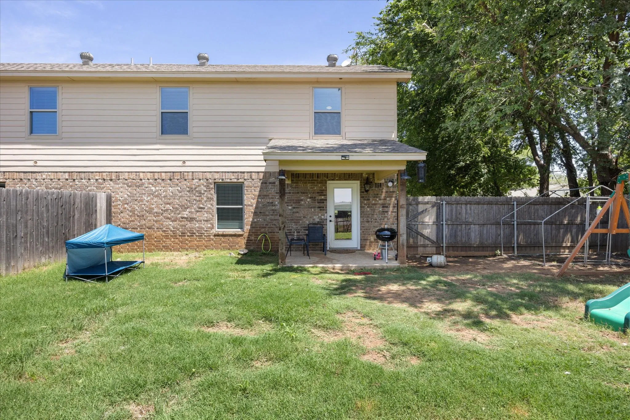 Townhouse For Sale in Hood County , 403 W 5th Street, Tolar, Texas 76476, 6 Bedrooms, 4 Bathrooms, 2 Garage spaces, 3,117 Sqft, built in 2018, Price $549,000, mls#21293959, Real Estate Agent in Tolar, Homes For Sale in Hood county, Homes For Sale in Tolar, Realtor in Tolar Texas, Real Estate Brokerage Independent Realty Texas, Luminita Cordes Realtor