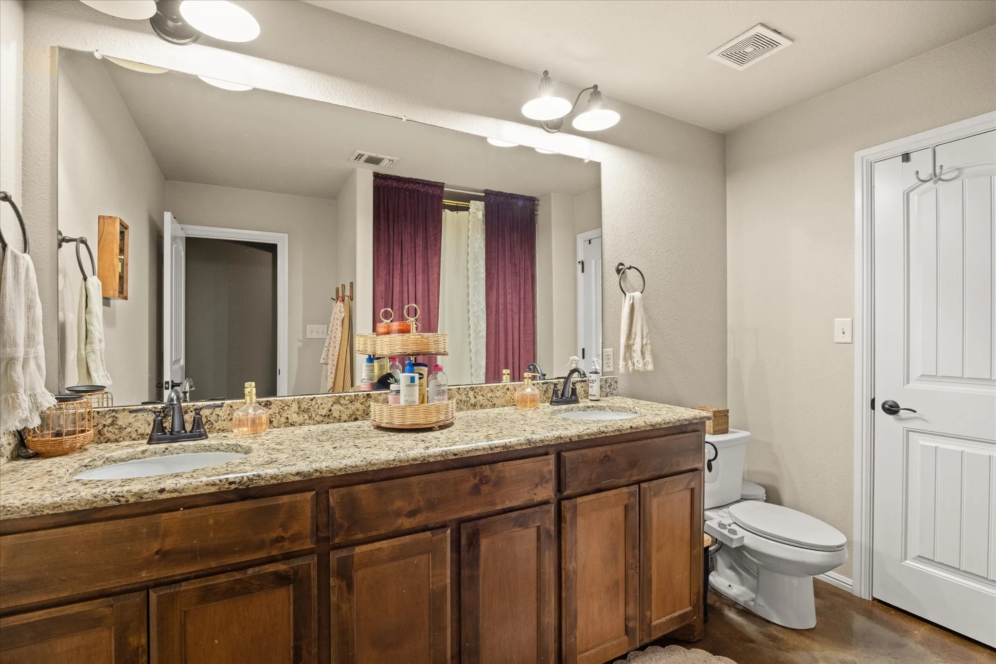 Townhouse For Sale in Hood County , 403 W 5th Street, Tolar, Texas 76476, 6 Bedrooms, 4 Bathrooms, 2 Garage spaces, 3,117 Sqft, built in 2018, Price $549,000, mls#21293959, Real Estate Agent in Tolar, Homes For Sale in Hood county, Homes For Sale in Tolar, Realtor in Tolar Texas, Real Estate Brokerage Independent Realty Texas, Luminita Cordes Realtor