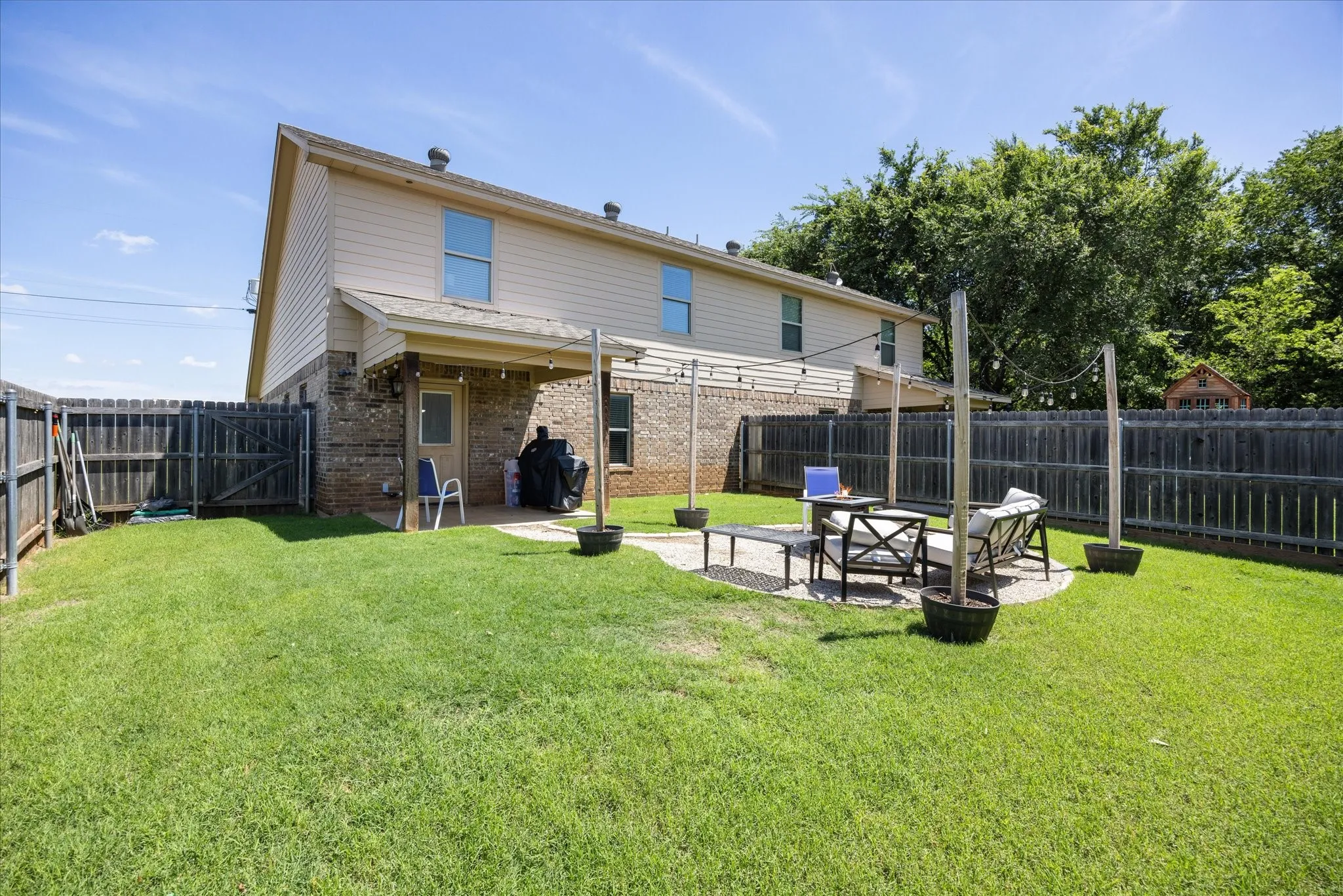 Townhouse For Sale in Hood County , 403 W 5th Street, Tolar, Texas 76476, 6 Bedrooms, 4 Bathrooms, 2 Garage spaces, 3,117 Sqft, built in 2018, Price $549,000, mls#21293959, Real Estate Agent in Tolar, Homes For Sale in Hood county, Homes For Sale in Tolar, Realtor in Tolar Texas, Real Estate Brokerage Independent Realty Texas, Luminita Cordes Realtor