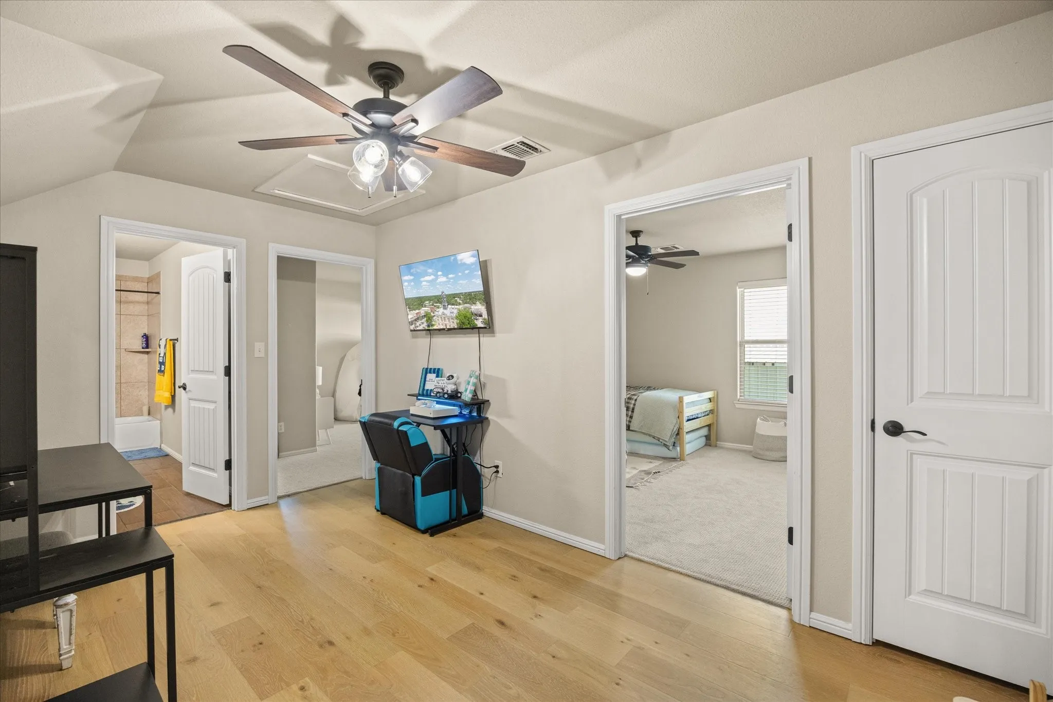 Townhouse For Sale in Hood County , 403 W 5th Street, Tolar, Texas 76476, 6 Bedrooms, 4 Bathrooms, 2 Garage spaces, 3,117 Sqft, built in 2018, Price $549,000, mls#21293959, Real Estate Agent in Tolar, Homes For Sale in Hood county, Homes For Sale in Tolar, Realtor in Tolar Texas, Real Estate Brokerage Independent Realty Texas, Luminita Cordes Realtor