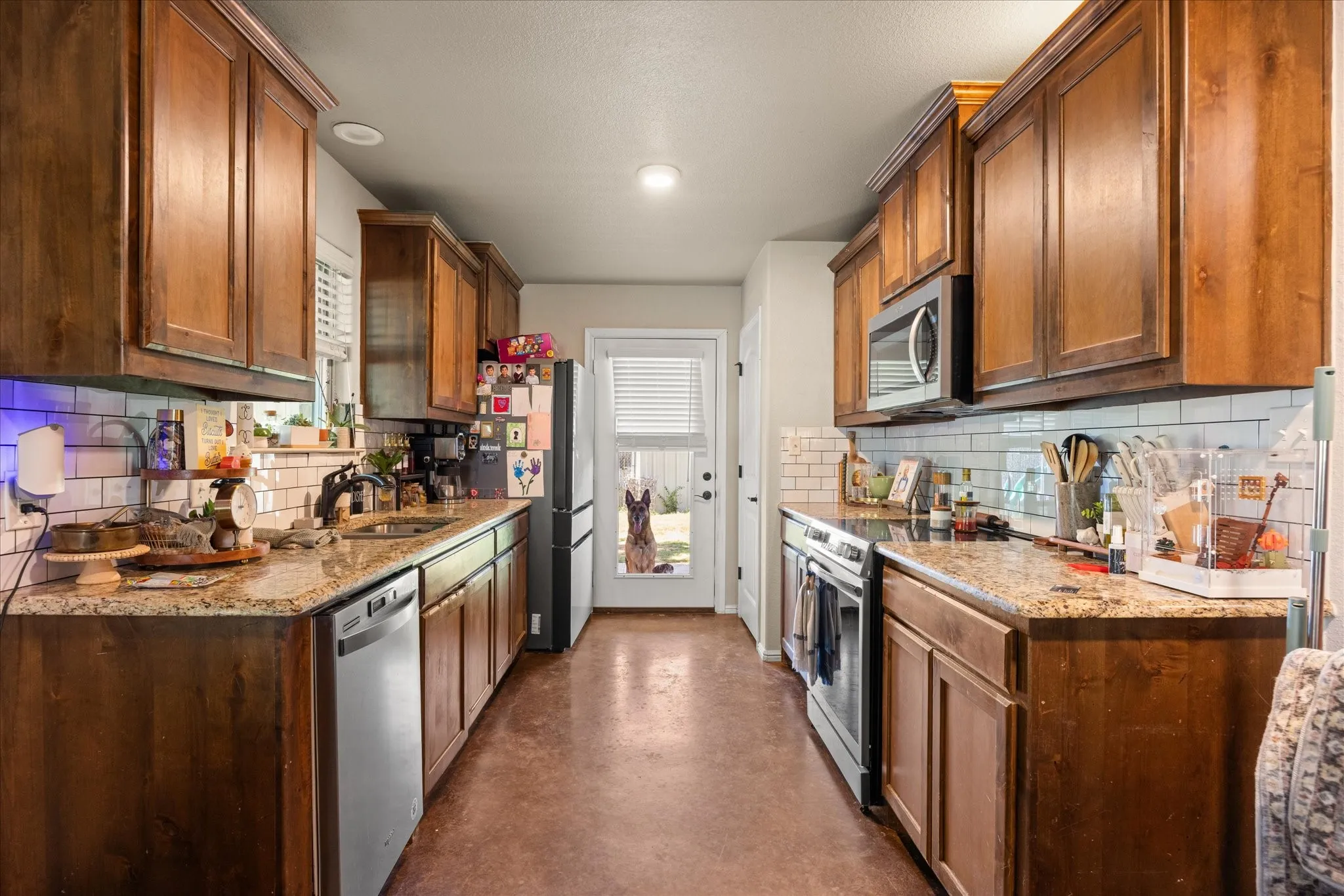 Townhouse For Sale in Hood County , 403 W 5th Street, Tolar, Texas 76476, 6 Bedrooms, 4 Bathrooms, 2 Garage spaces, 3,117 Sqft, built in 2018, Price $549,000, mls#21293959, Real Estate Agent in Tolar, Homes For Sale in Hood county, Homes For Sale in Tolar, Realtor in Tolar Texas, Real Estate Brokerage Independent Realty Texas, Luminita Cordes Realtor