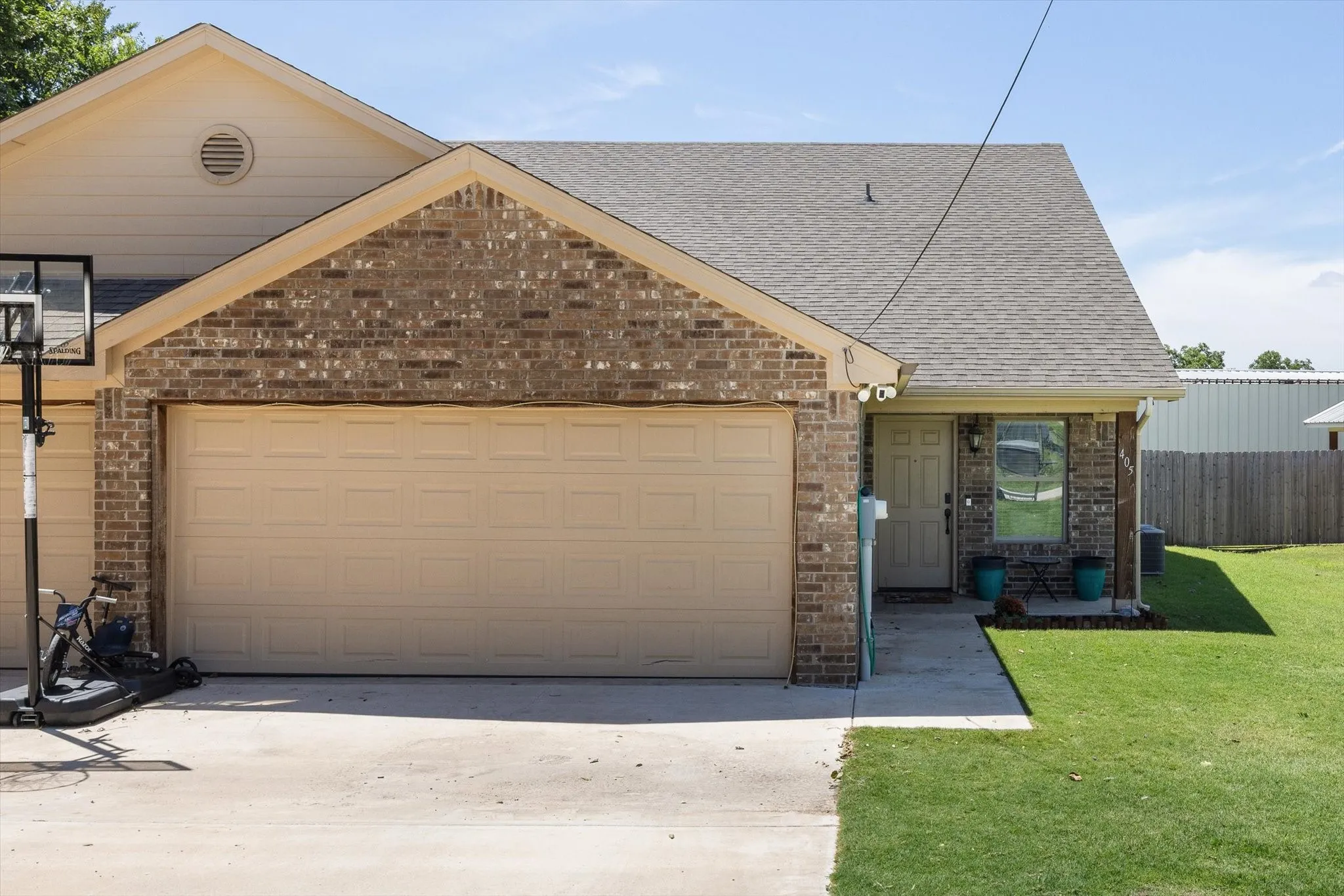 Townhouse For Sale in Hood County , 403 W 5th Street, Tolar, Texas 76476, 6 Bedrooms, 4 Bathrooms, 2 Garage spaces, 3,117 Sqft, built in 2018, Price $549,000, mls#21293959, Real Estate Agent in Tolar, Homes For Sale in Hood county, Homes For Sale in Tolar, Realtor in Tolar Texas, Real Estate Brokerage Independent Realty Texas, Luminita Cordes Realtor