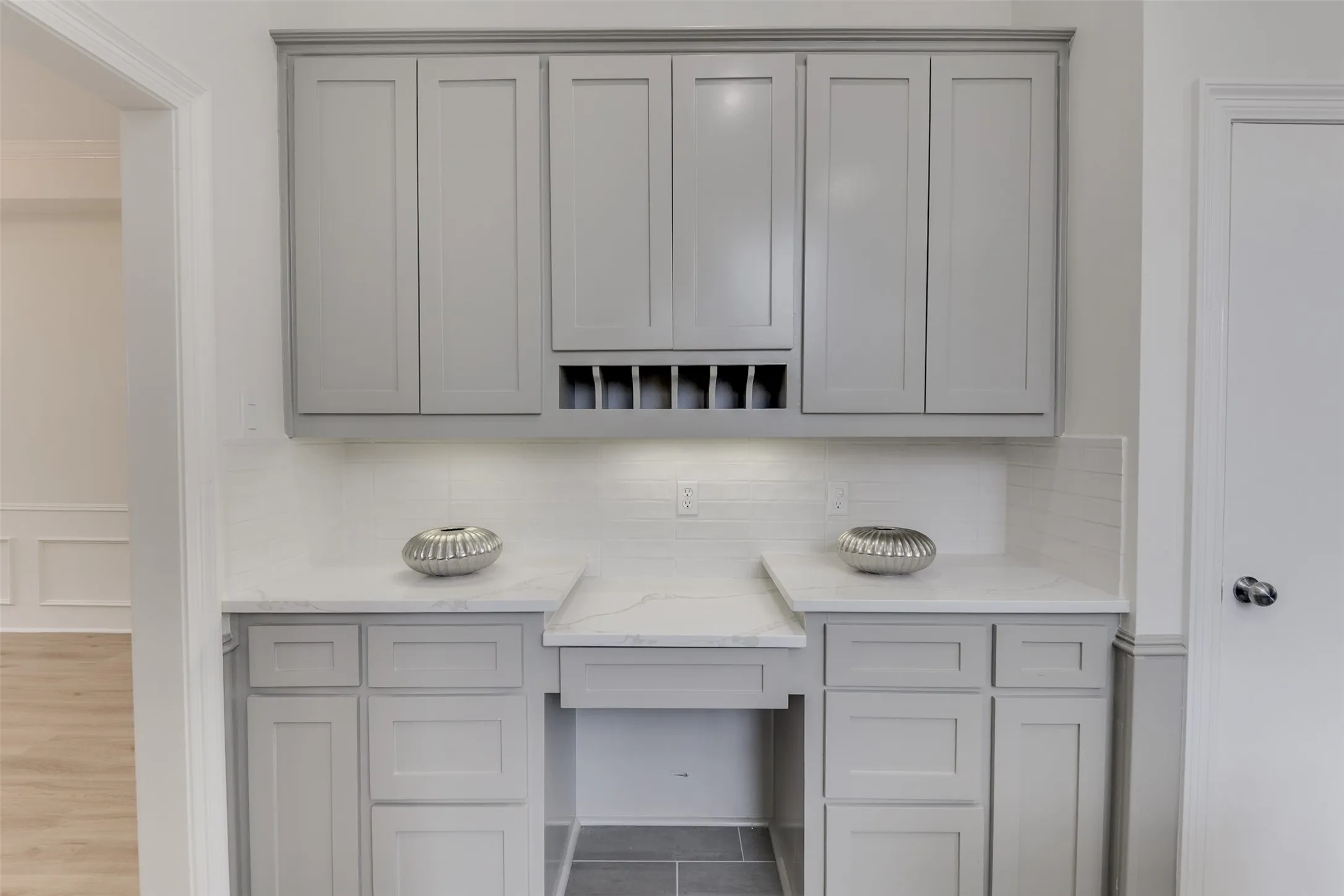Single Family Residence For Rent in Dallas County , 2121 Shari Lane, Garland, Texas 75043, 5 Bedroom, 6 Bathroom, 3 Garage spaces, 5,656 Sqft, built in 1988, mls#21297642, Real Estate Agent in Garland, Homes For Rent in Dallas county, Homes For Rent in Garland, Realtor in Garland Texas, Real Estate Brokerage Independent Realty Texas, Luminita Cordes Realtor
