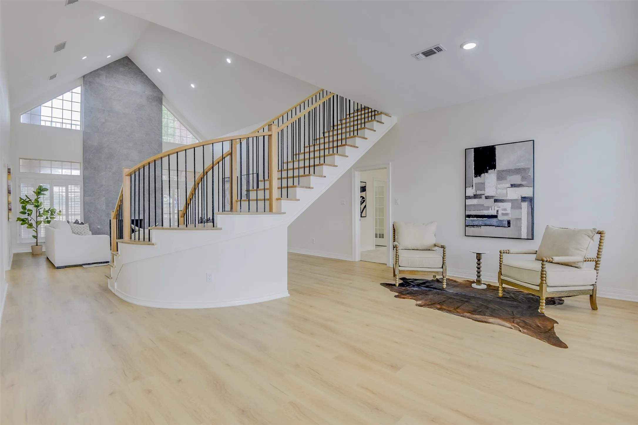 Single Family Residence For Rent in Dallas County , 2121 Shari Lane, Garland, Texas 75043, 5 Bedroom, 6 Bathroom, 3 Garage spaces, 5,656 Sqft, built in 1988, mls#21297642, Real Estate Agent in Garland, Homes For Rent in Dallas county, Homes For Rent in Garland, Realtor in Garland Texas, Real Estate Brokerage Independent Realty Texas, Luminita Cordes Realtor