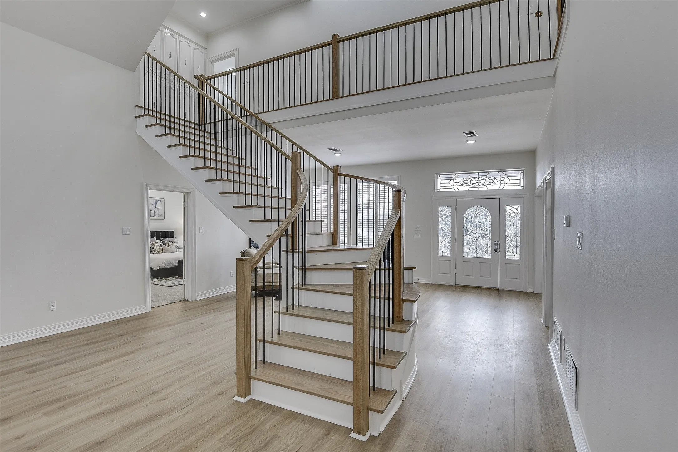 Single Family Residence For Rent in Dallas County , 2121 Shari Lane, Garland, Texas 75043, 5 Bedroom, 6 Bathroom, 3 Garage spaces, 5,656 Sqft, built in 1988, mls#21297642, Real Estate Agent in Garland, Homes For Rent in Dallas county, Homes For Rent in Garland, Realtor in Garland Texas, Real Estate Brokerage Independent Realty Texas, Luminita Cordes Realtor
