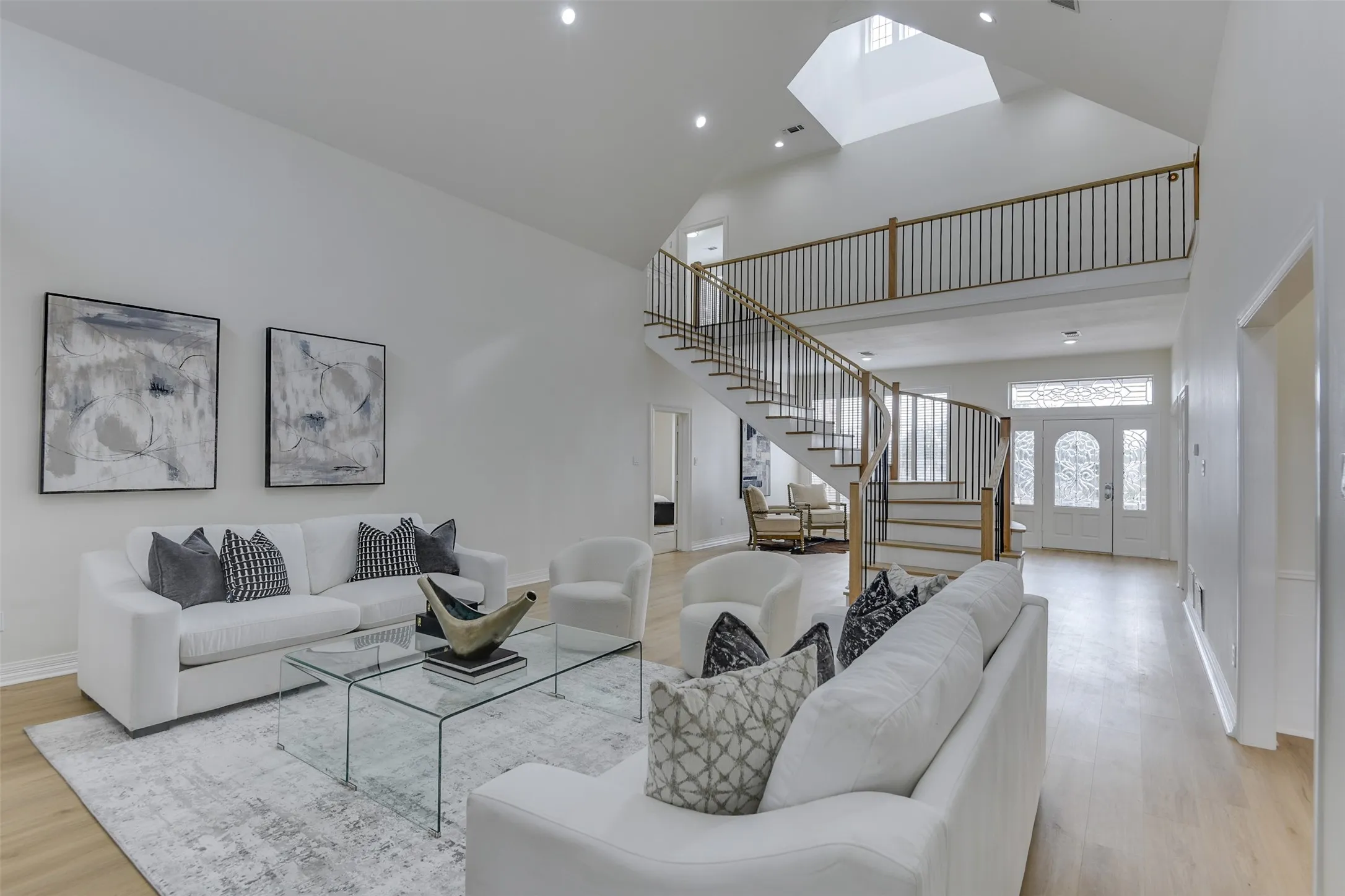 Single Family Residence For Rent in Dallas County , 2121 Shari Lane, Garland, Texas 75043, 5 Bedroom, 6 Bathroom, 3 Garage spaces, 5,656 Sqft, built in 1988, mls#21297642, Real Estate Agent in Garland, Homes For Rent in Dallas county, Homes For Rent in Garland, Realtor in Garland Texas, Real Estate Brokerage Independent Realty Texas, Luminita Cordes Realtor